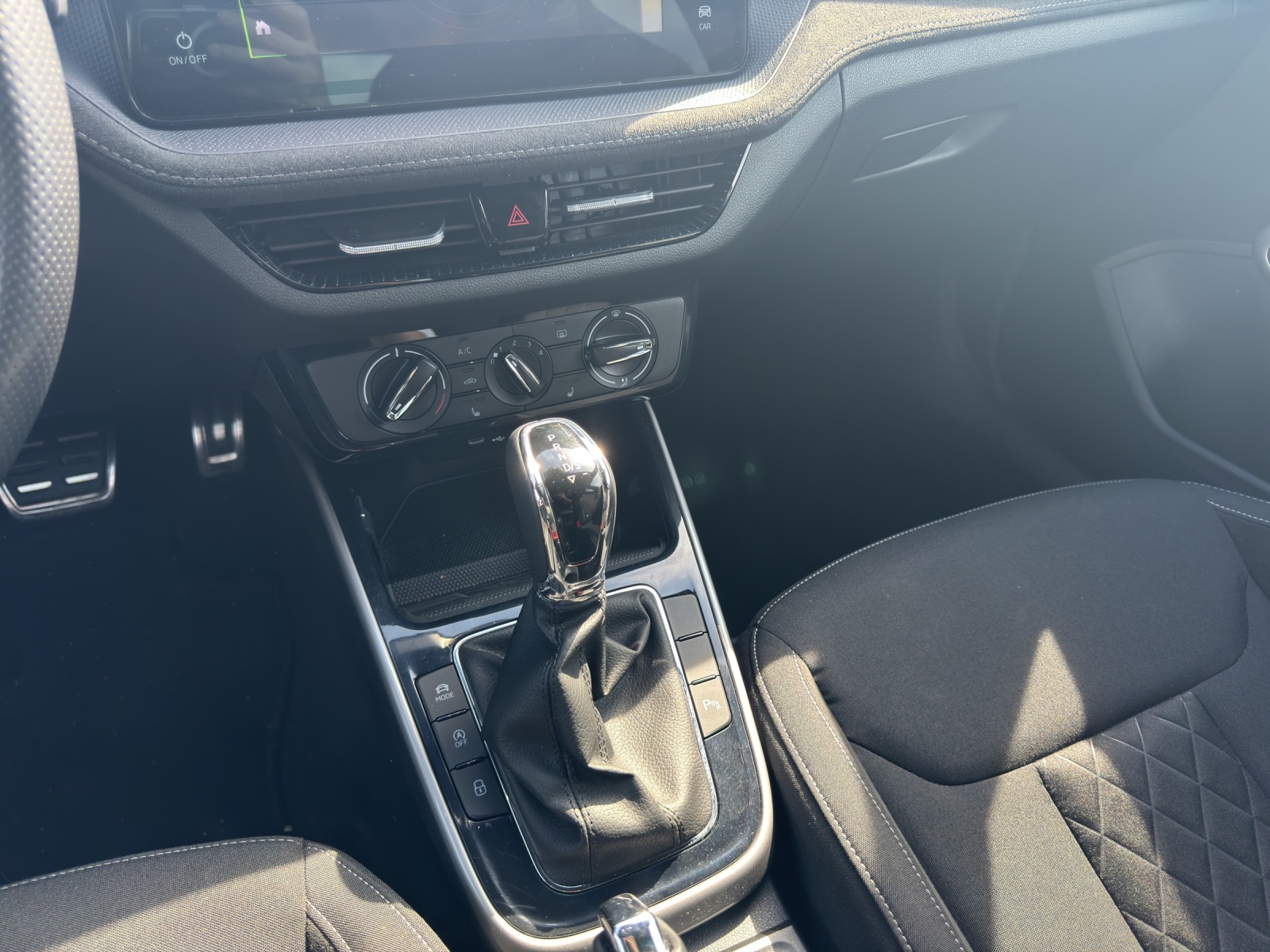 SKODA Fabia 1.0 TSI Selection DSG-image-10