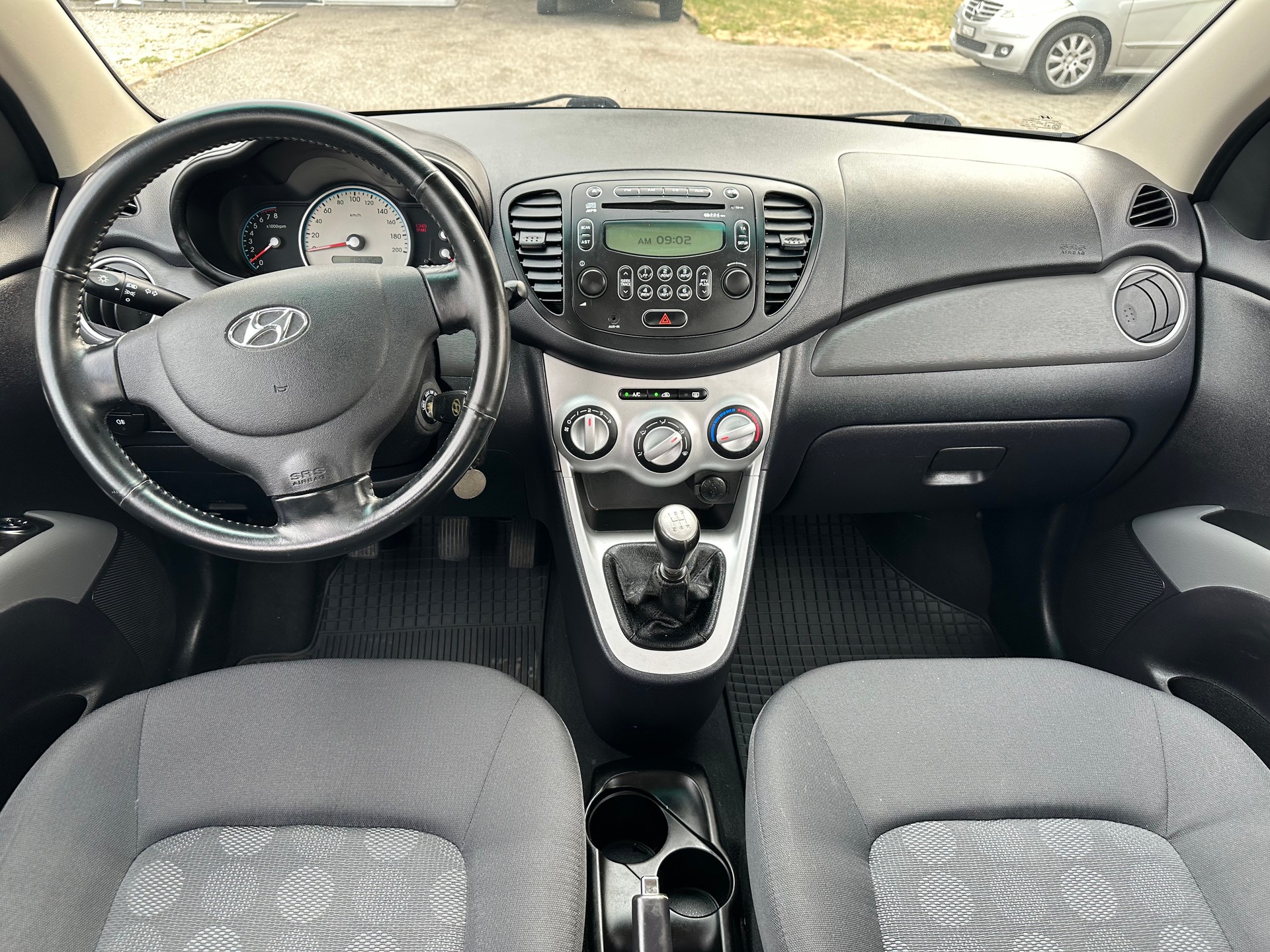 HYUNDAI i10 1.2 Style-image-4