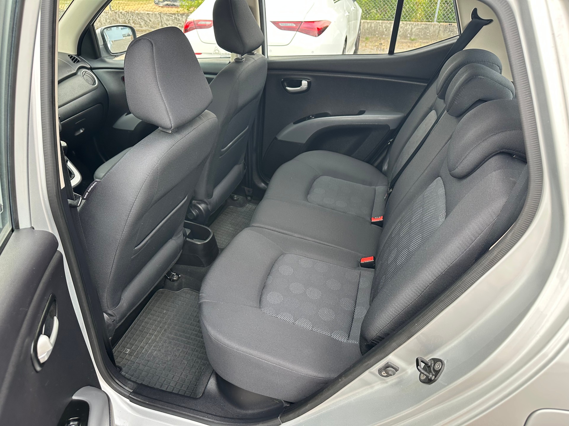 HYUNDAI i10 1.2 Style-image-6