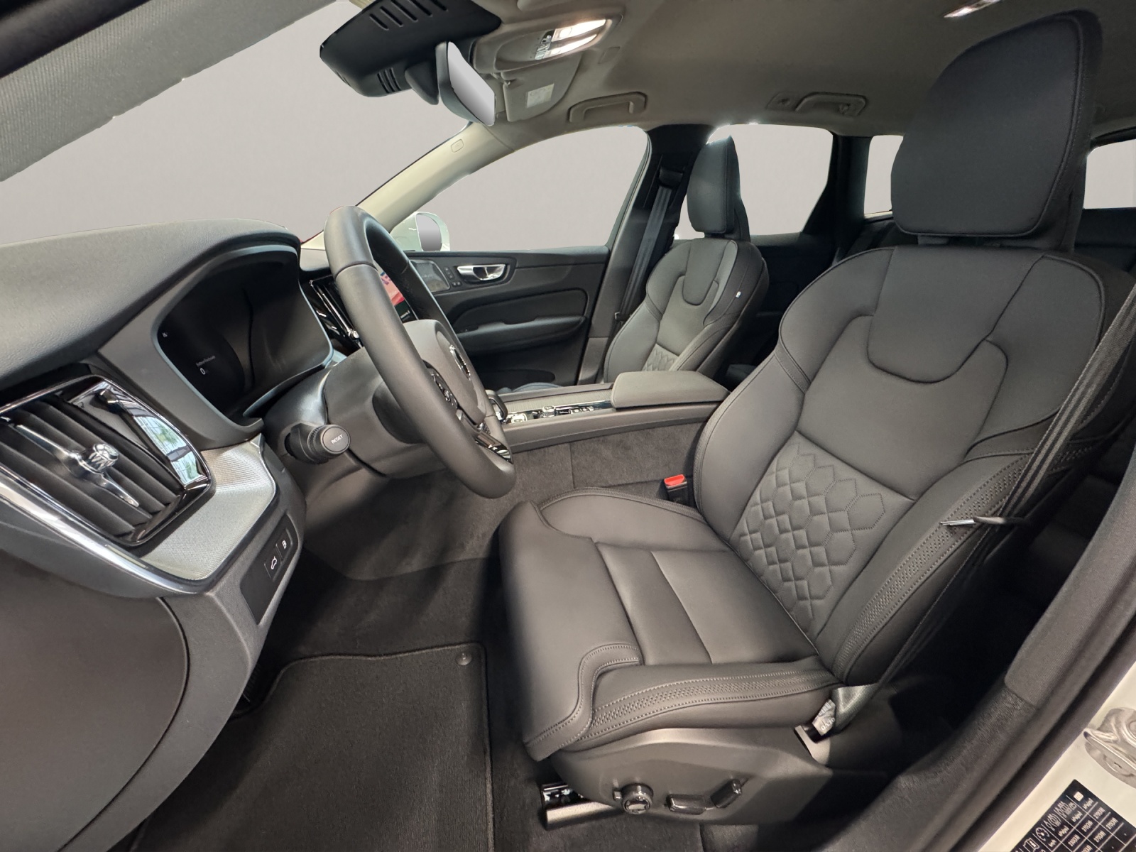 VOLVO XC60 2.0 T6 TE Core eAWD-image-8