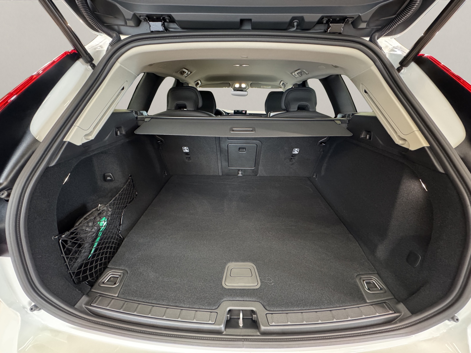 VOLVO XC60 2.0 T6 TE Core eAWD-image-15