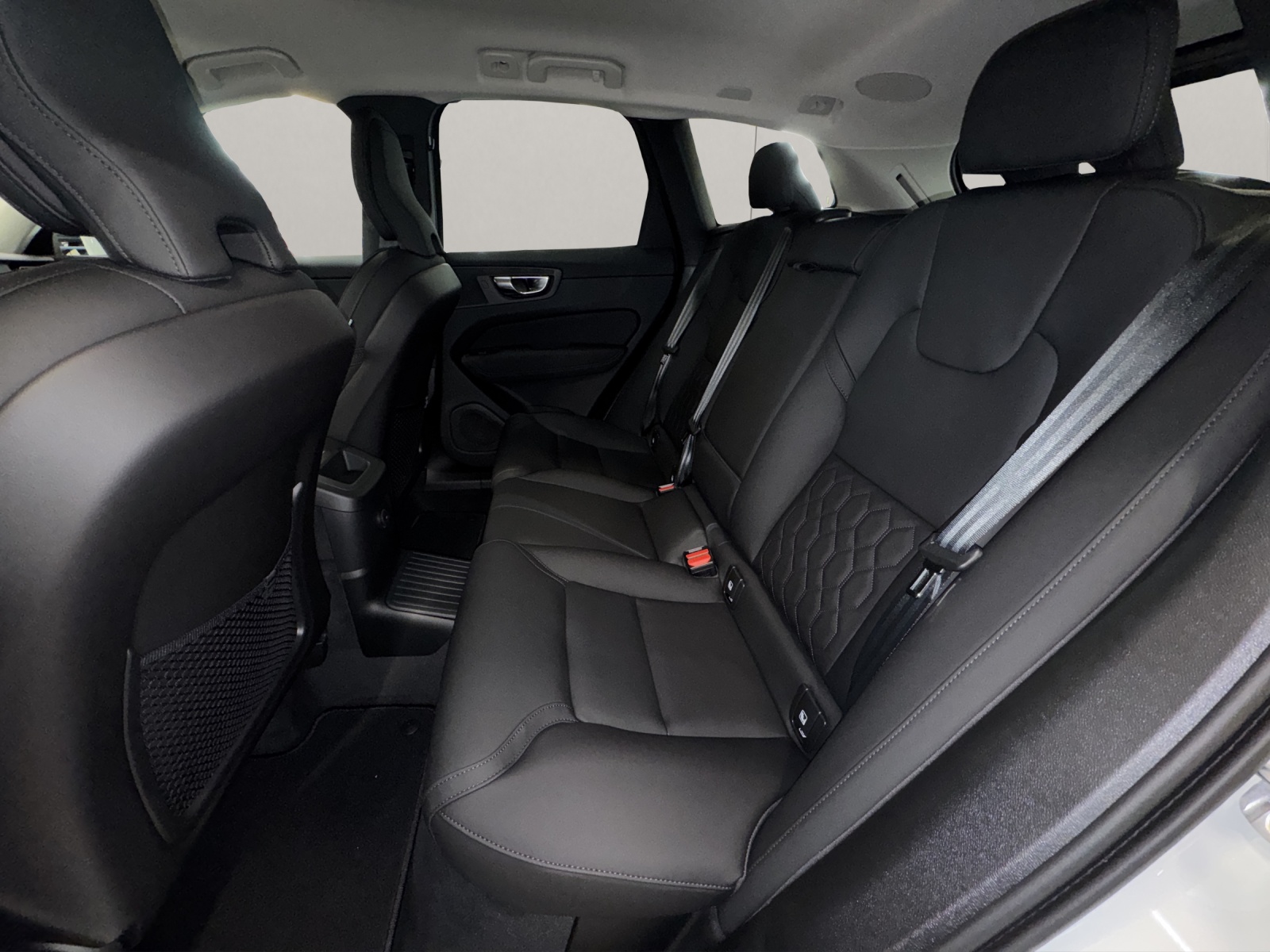 VOLVO XC60 2.0 T6 TE Core eAWD-image-12