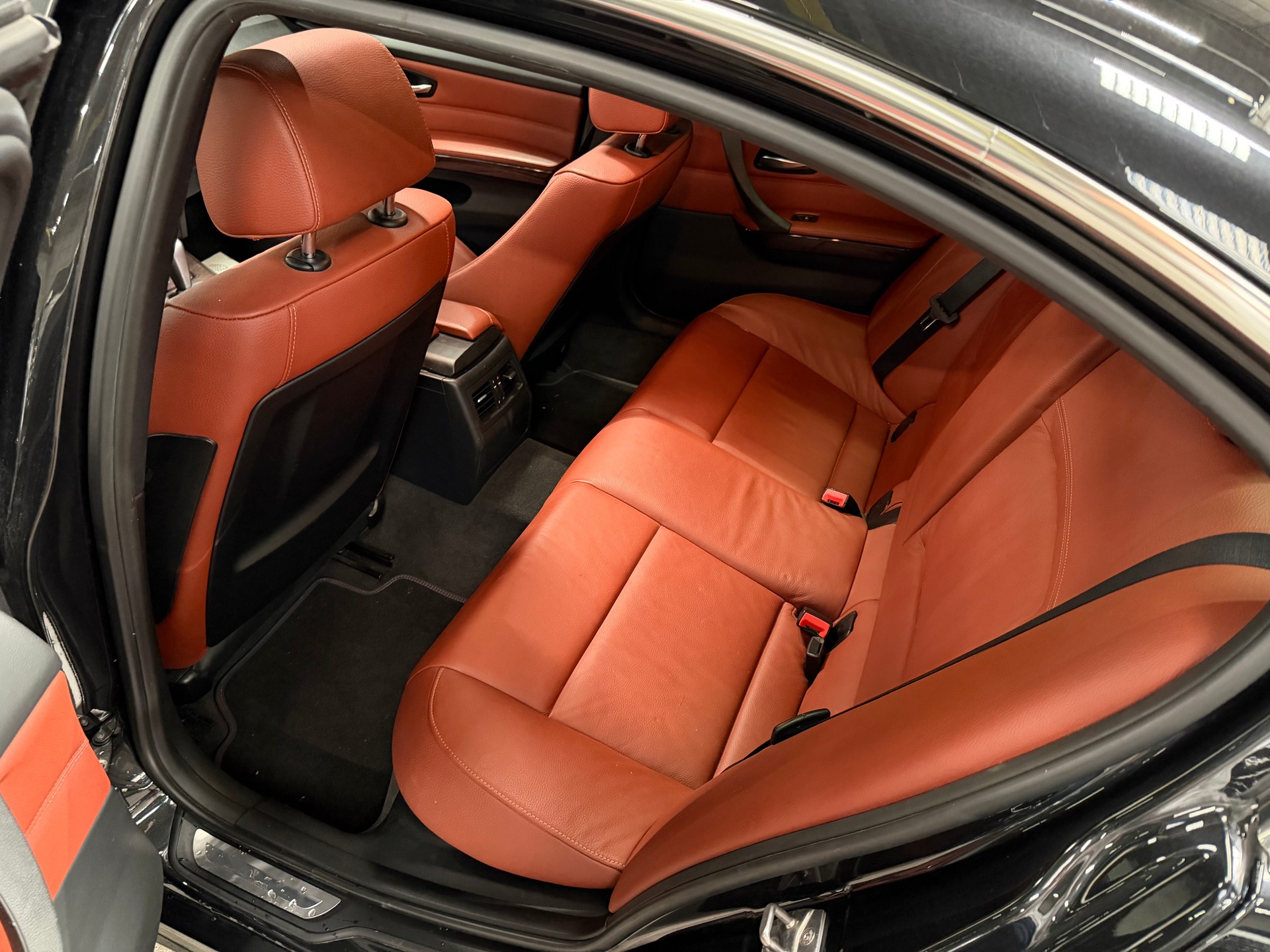 BMW 330i Steptronic-image-12