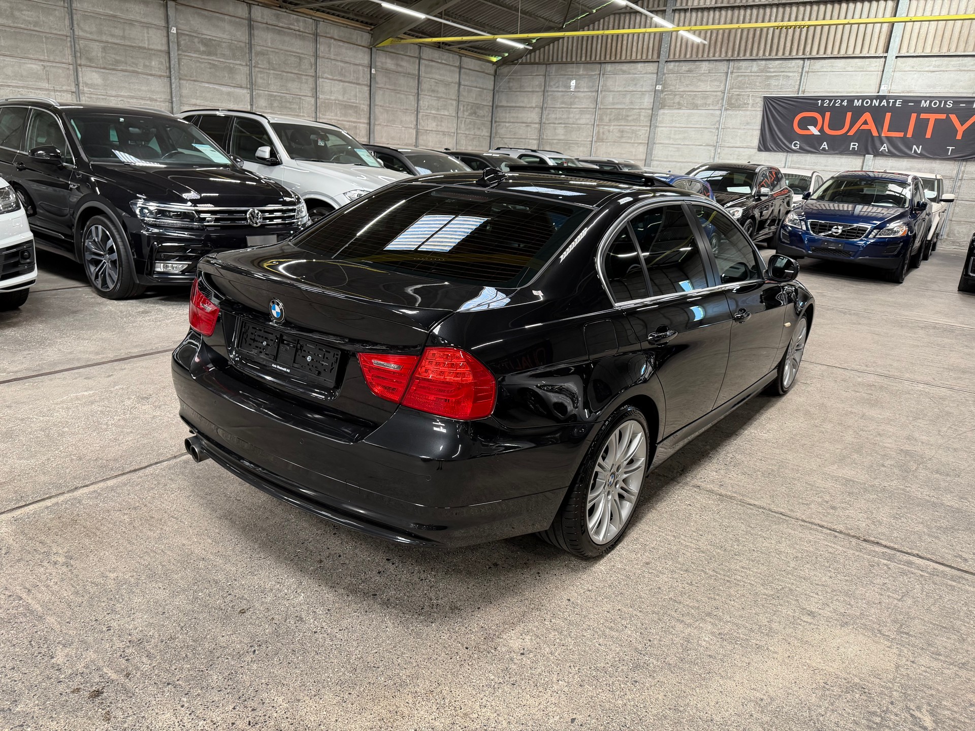 BMW 330i Steptronic-image-3