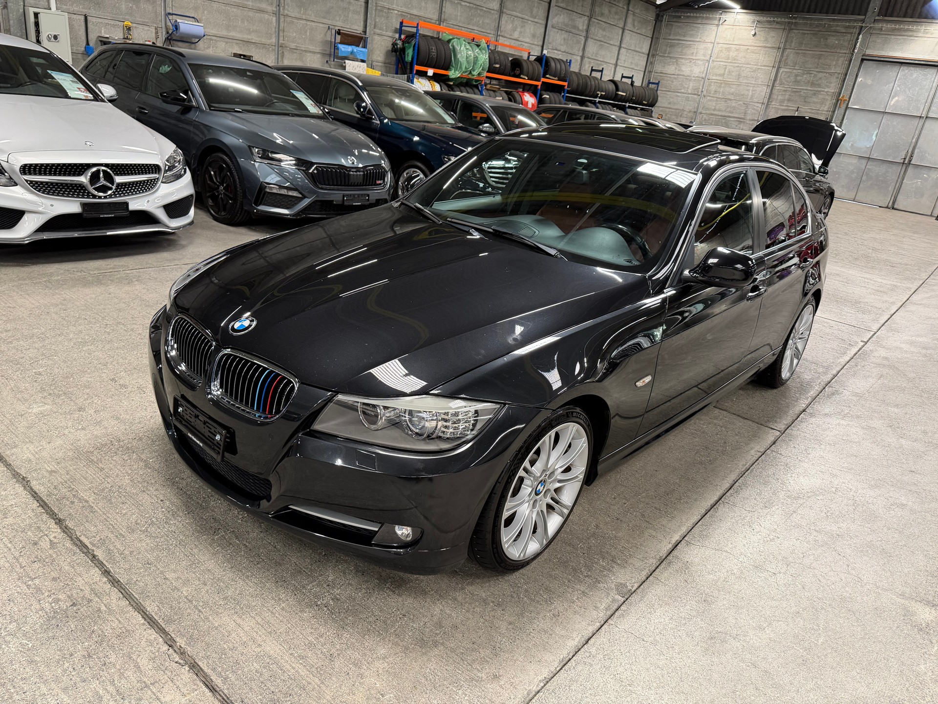 BMW 330i Steptronic-image-7