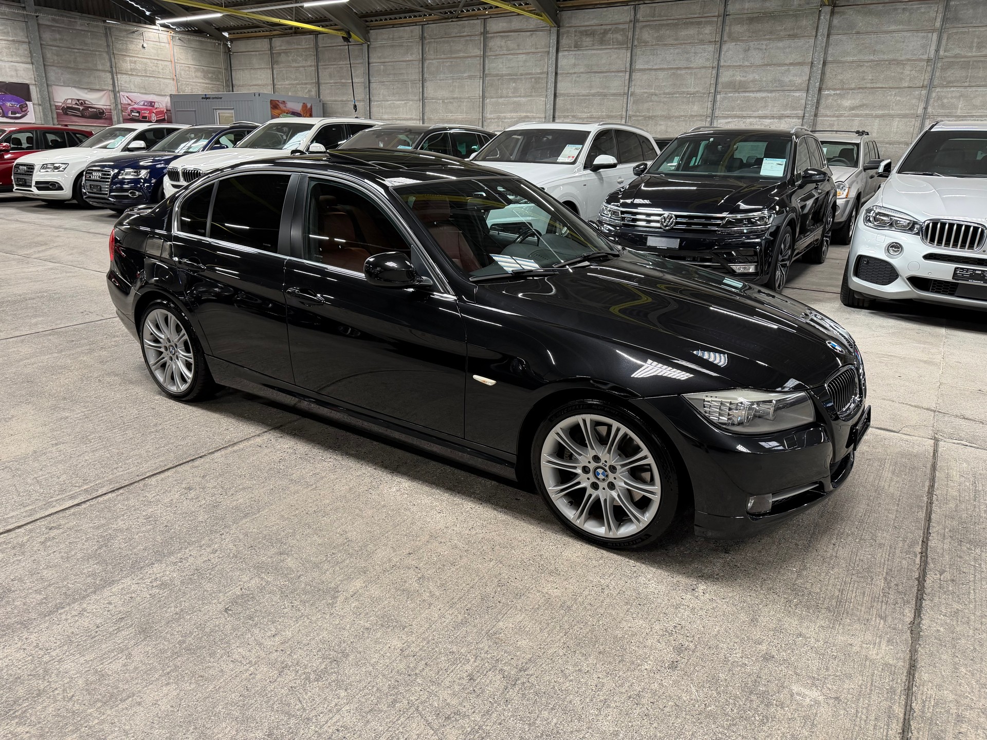 BMW 330i Steptronic-image-1