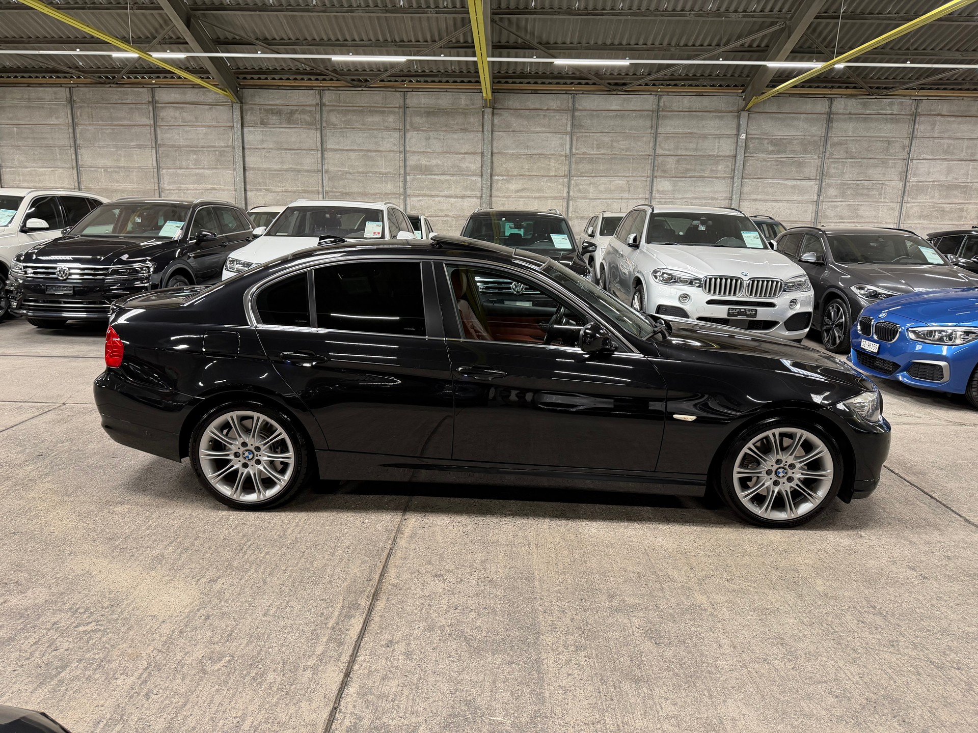 BMW 330i Steptronic-image-2