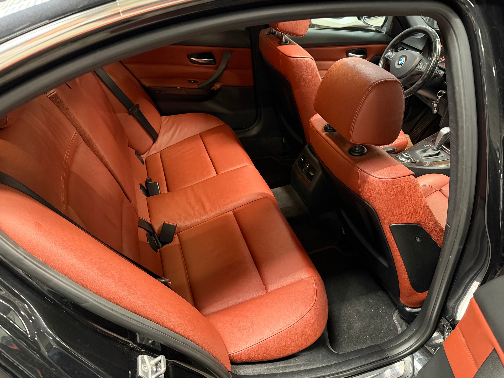 BMW 330i Steptronic-image-11