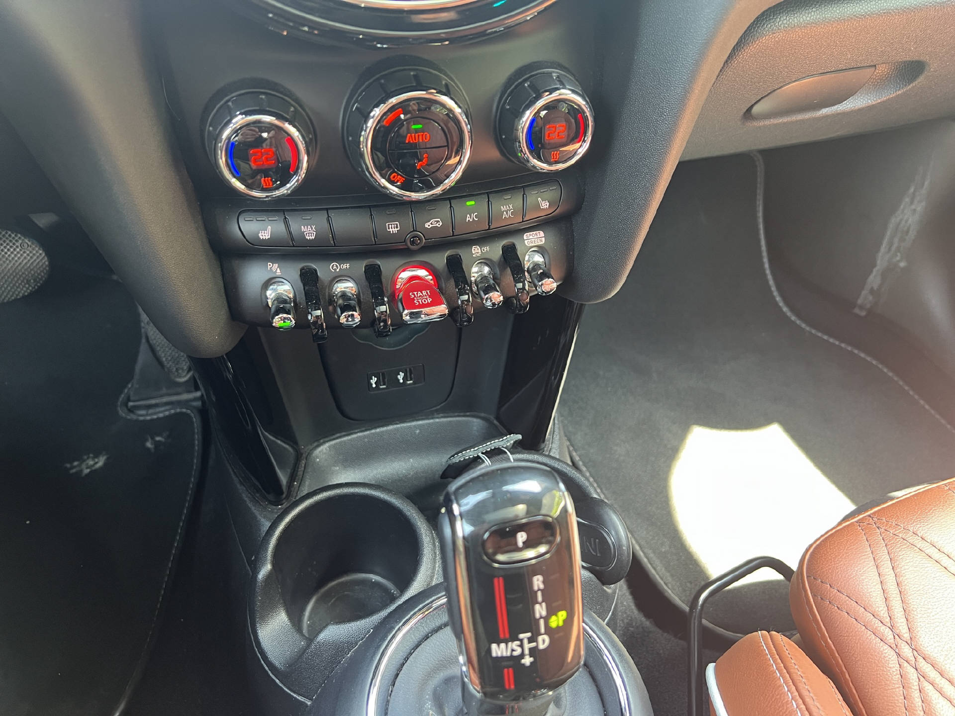 MINI Mini F55 2.0i Cooper S-image-10