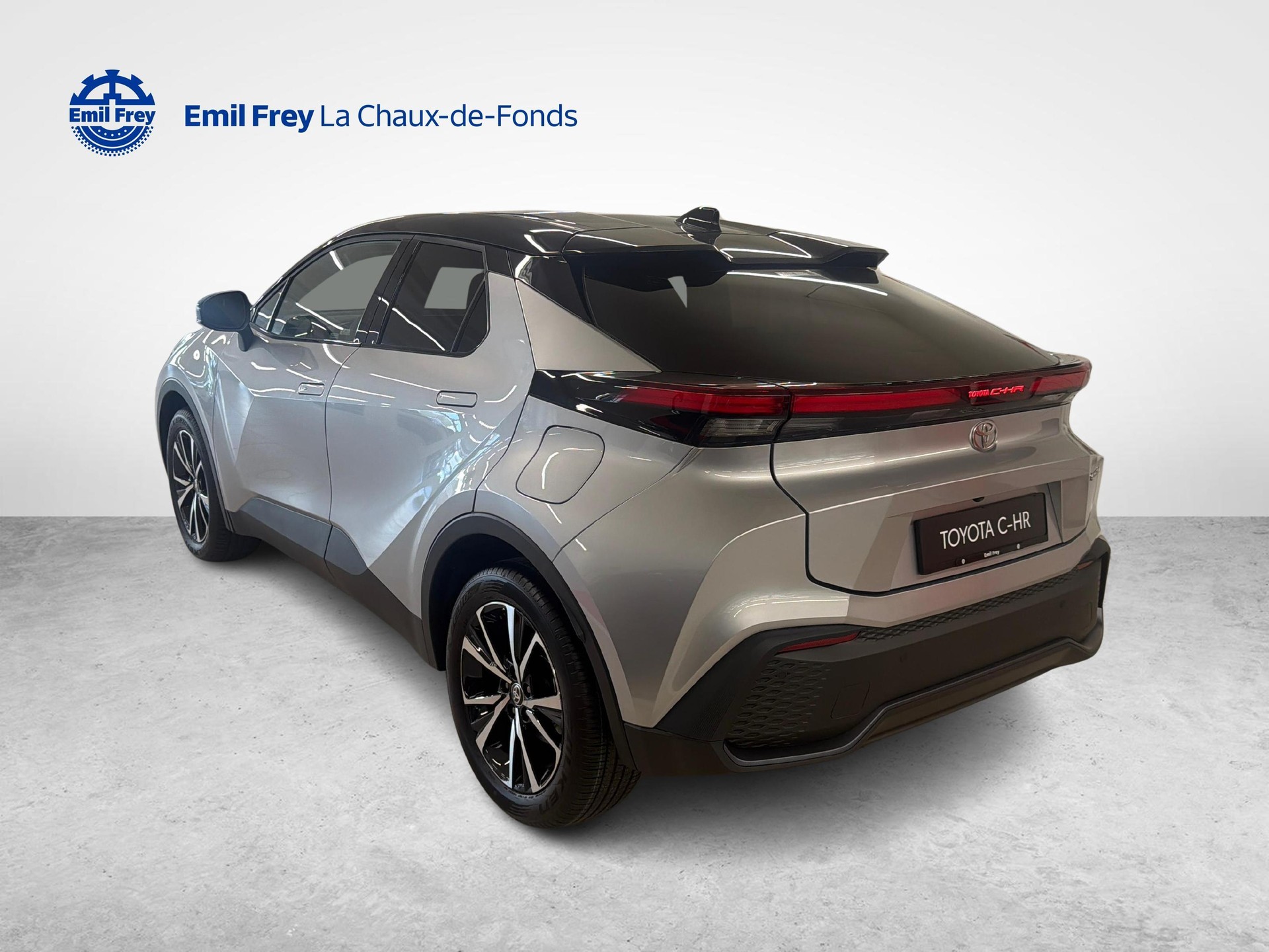 TOYOTA C-HR 2.0 PHEV Swiss Edition-image-3