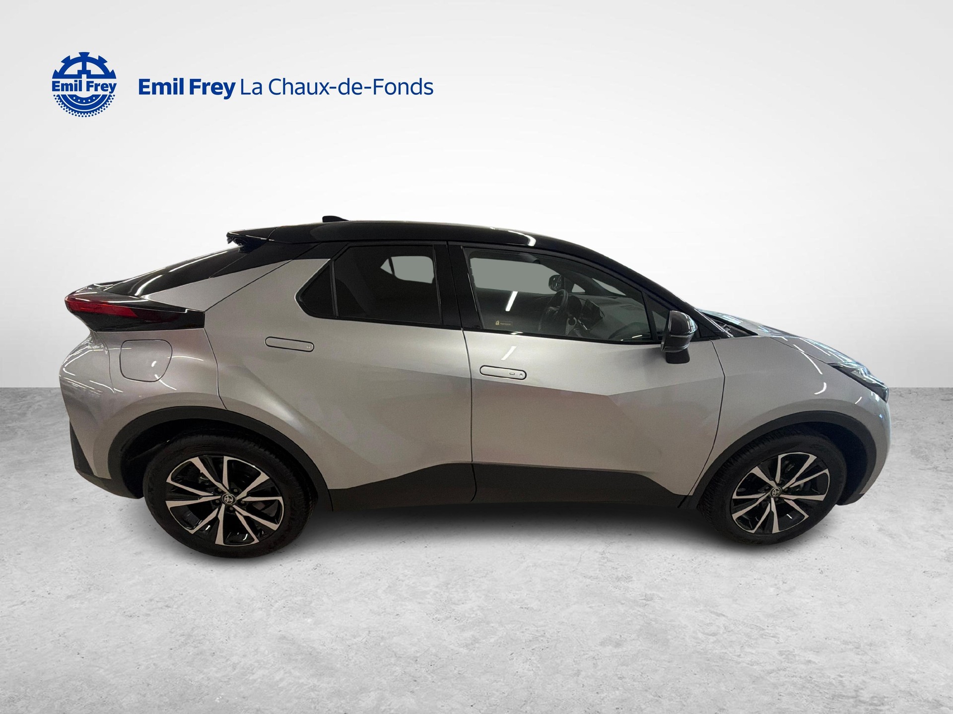 TOYOTA C-HR 2.0 PHEV Swiss Edition-image-6