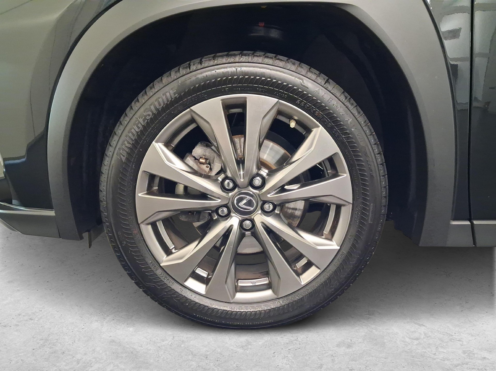 LEXUS UX 250h F-Line-image-15
