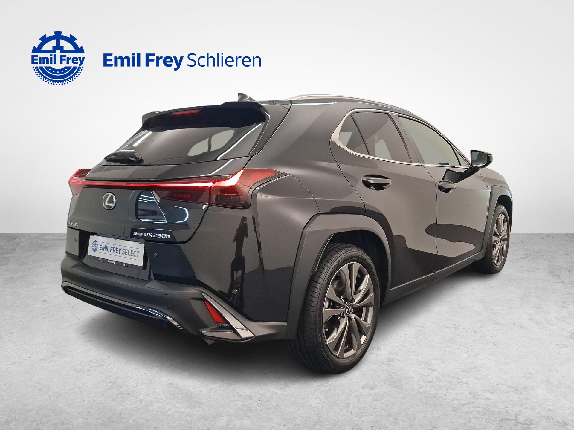 LEXUS UX 250h F-Line-image-4