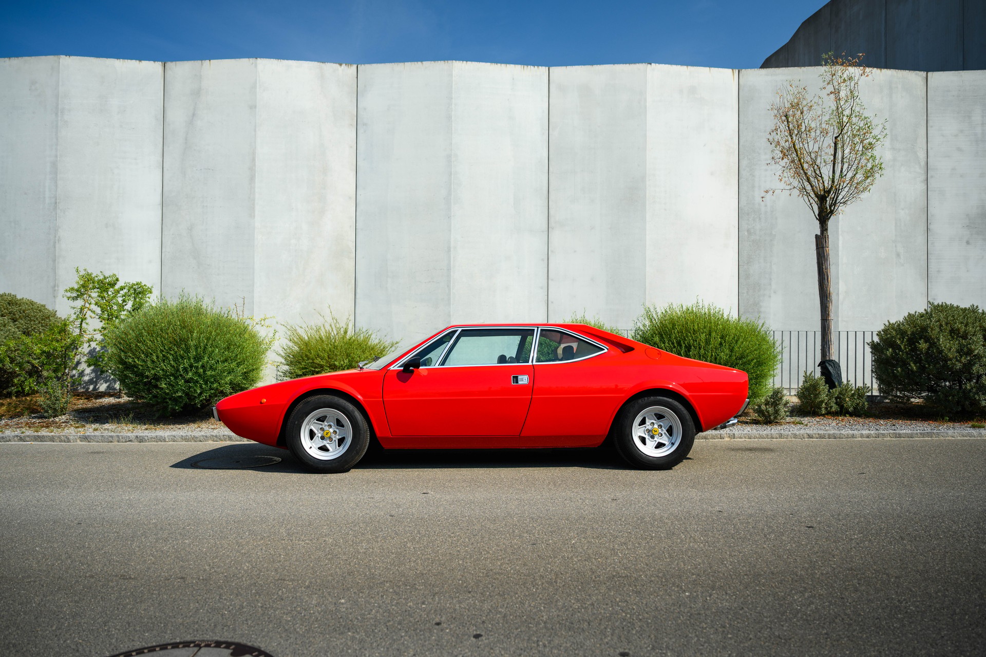 FERRARI 308 GT4-image-1