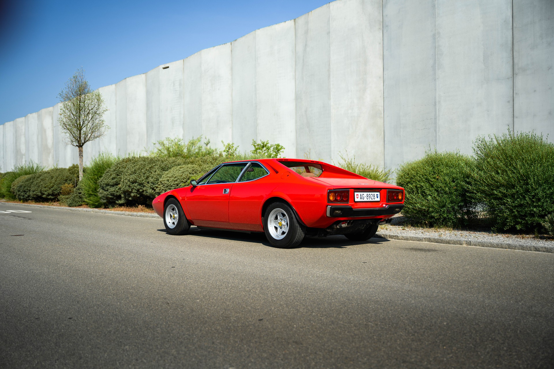 FERRARI 308 GT4-image-3
