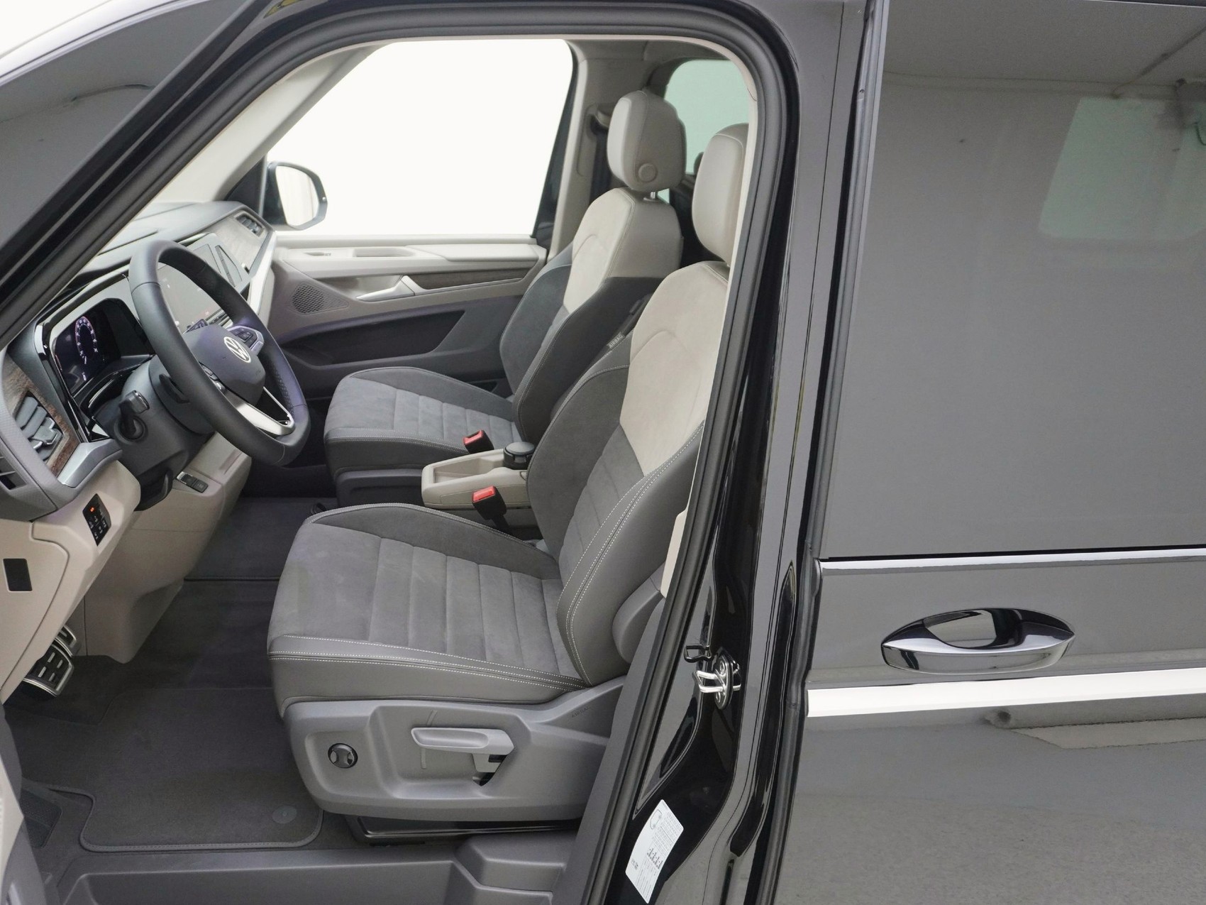VW Multivan 1.5 TSI eHybrid Style DSG 4motion-image-12