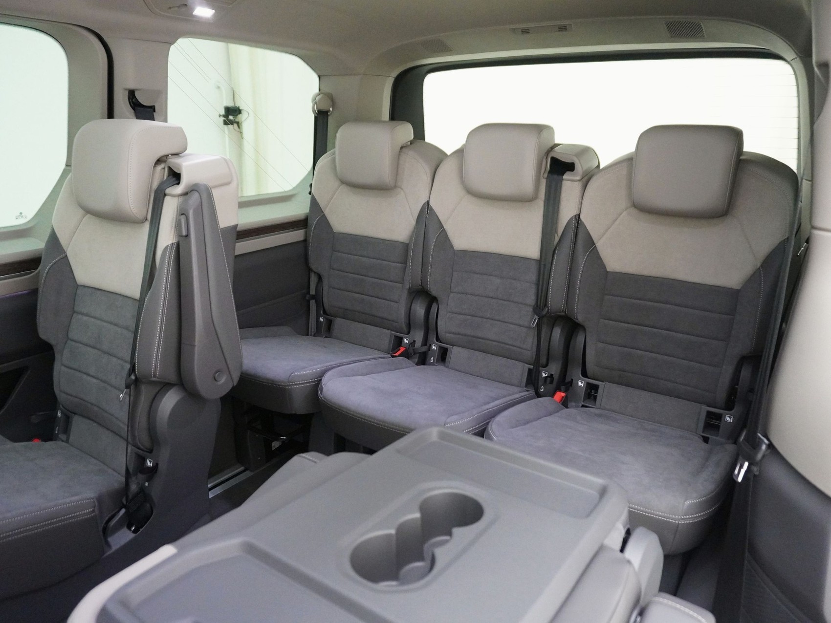 VW Multivan 1.5 TSI eHybrid Style DSG 4motion-image-16