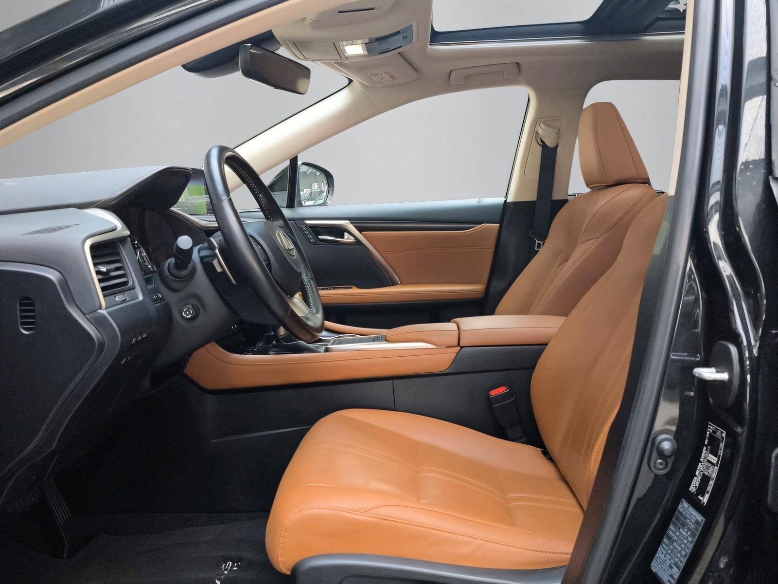 LEXUS RX 450h Excellence-showroom-element-2