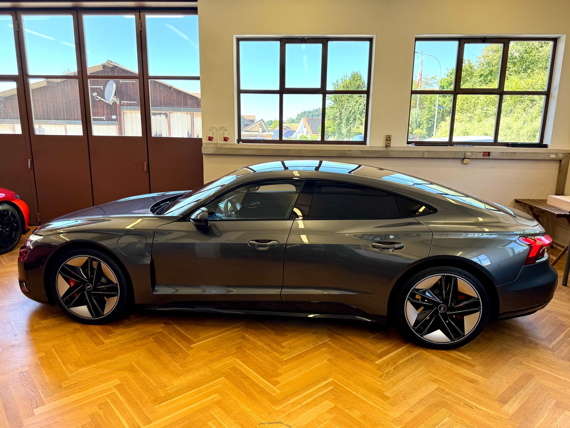 AUDI RS e-tron GT quattro-image-5