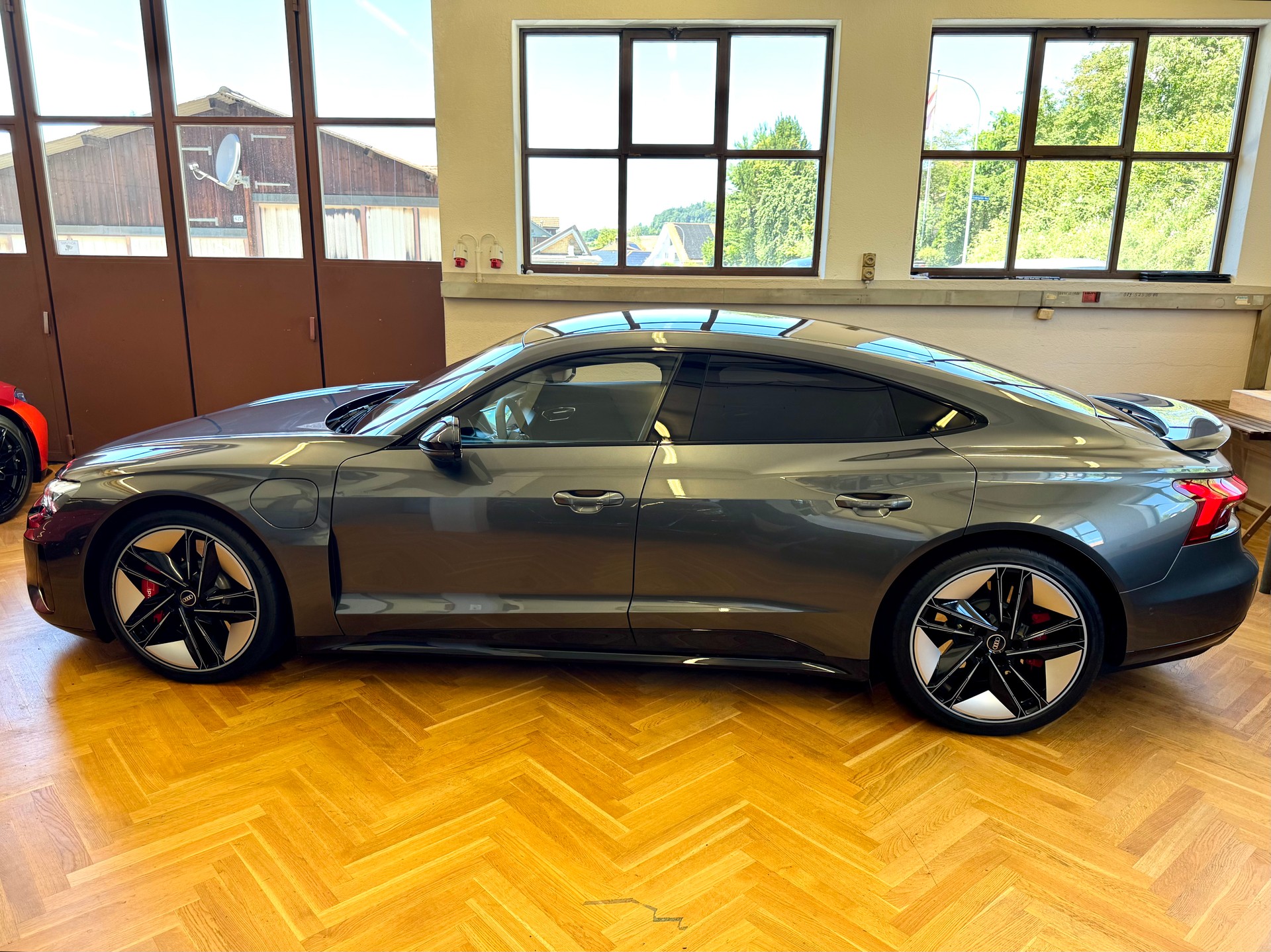 AUDI RS e-tron GT quattro-image-6