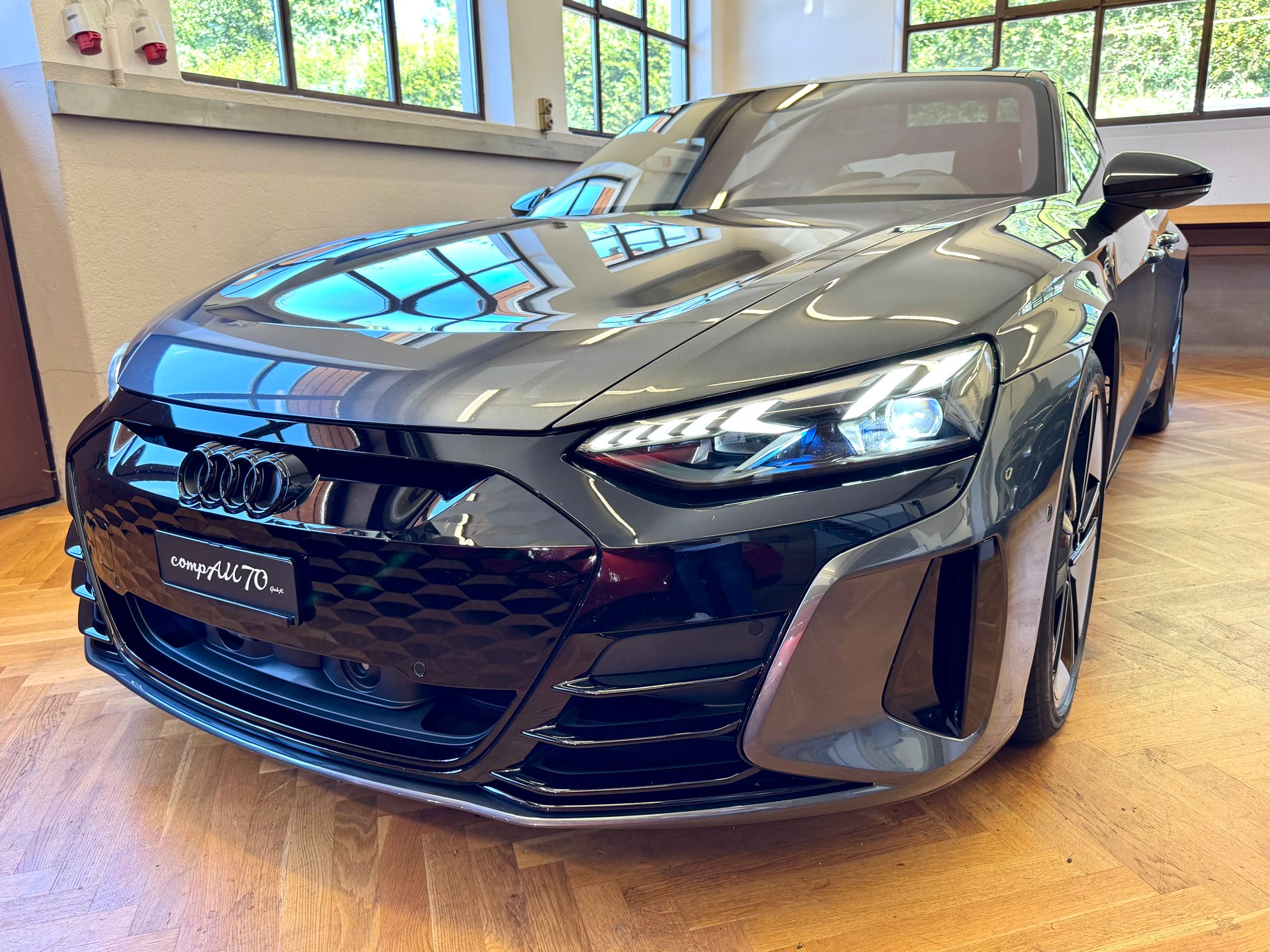 AUDI RS e-tron GT quattro-image-15