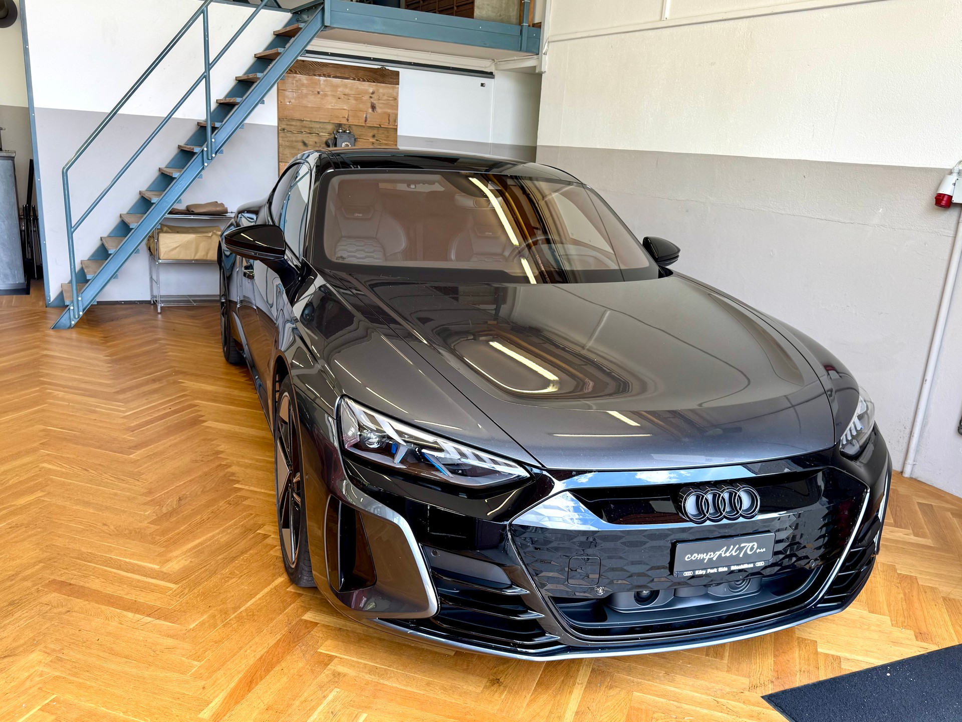 AUDI RS e-tron GT quattro-image-0