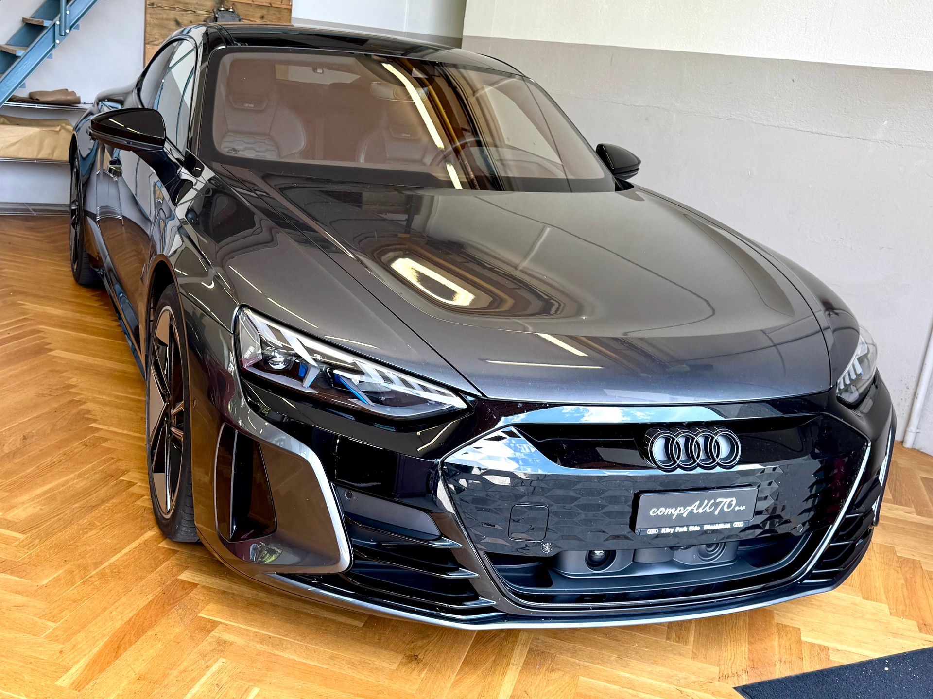 AUDI RS e-tron GT quattro-image-1
