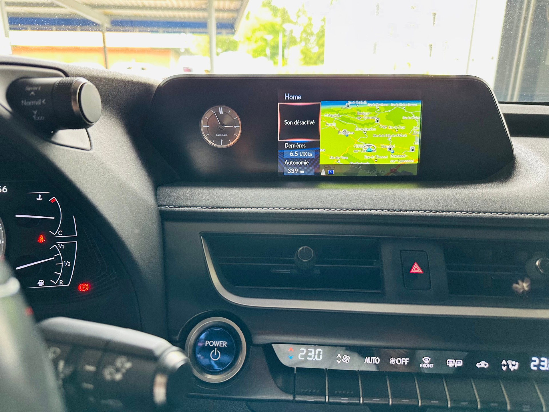 LEXUS UX 250h Excellence AWD Automatic-image-18
