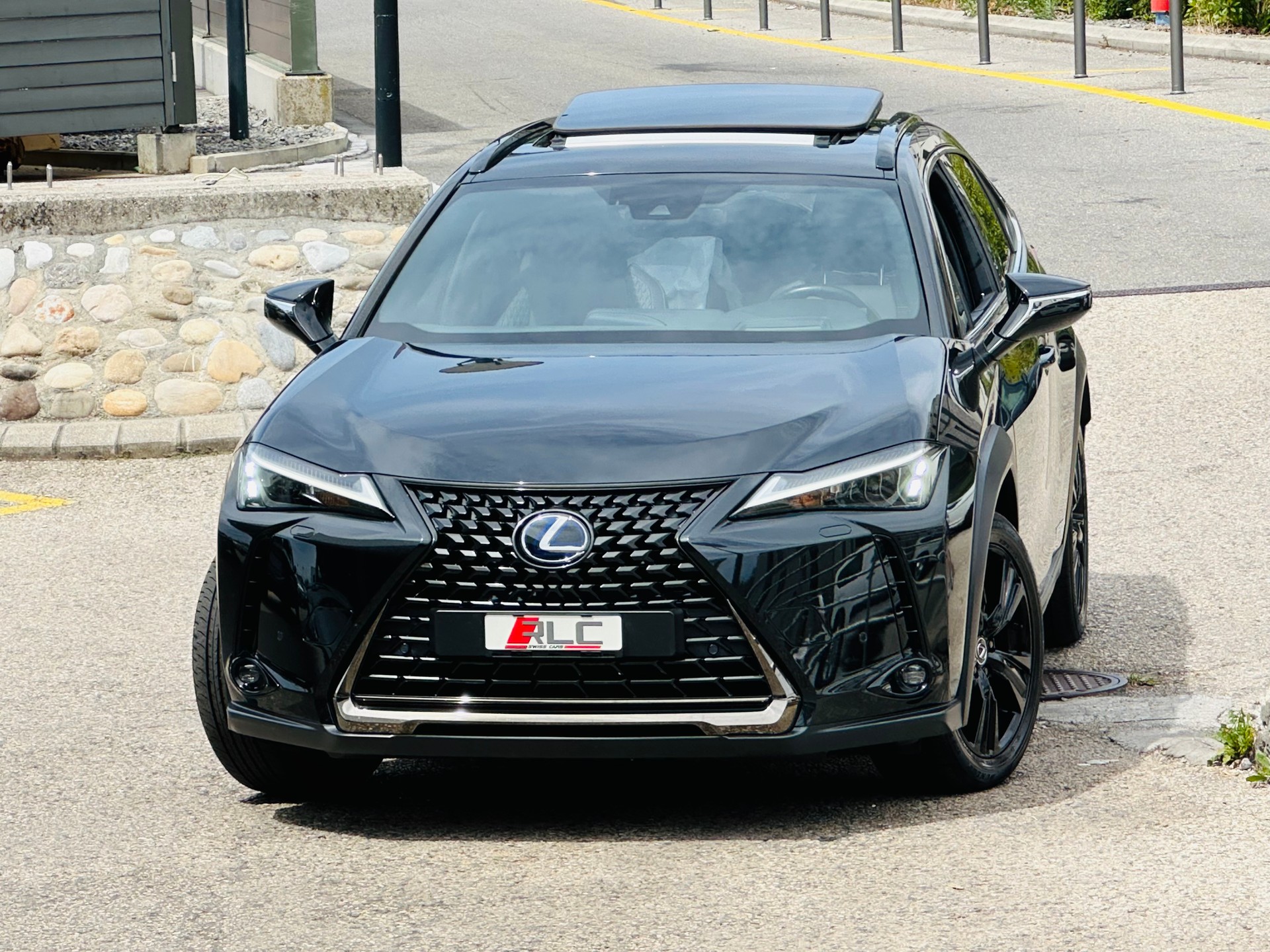 LEXUS UX 250h Excellence AWD Automatic-image-8