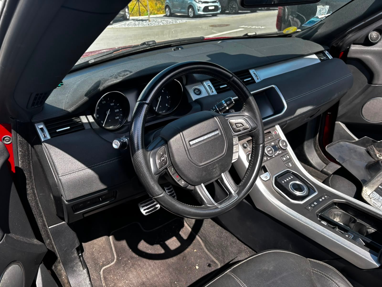 LAND ROVER Range Rover Evoque 2.0 TD4 SE Dynamic AT9-image-6