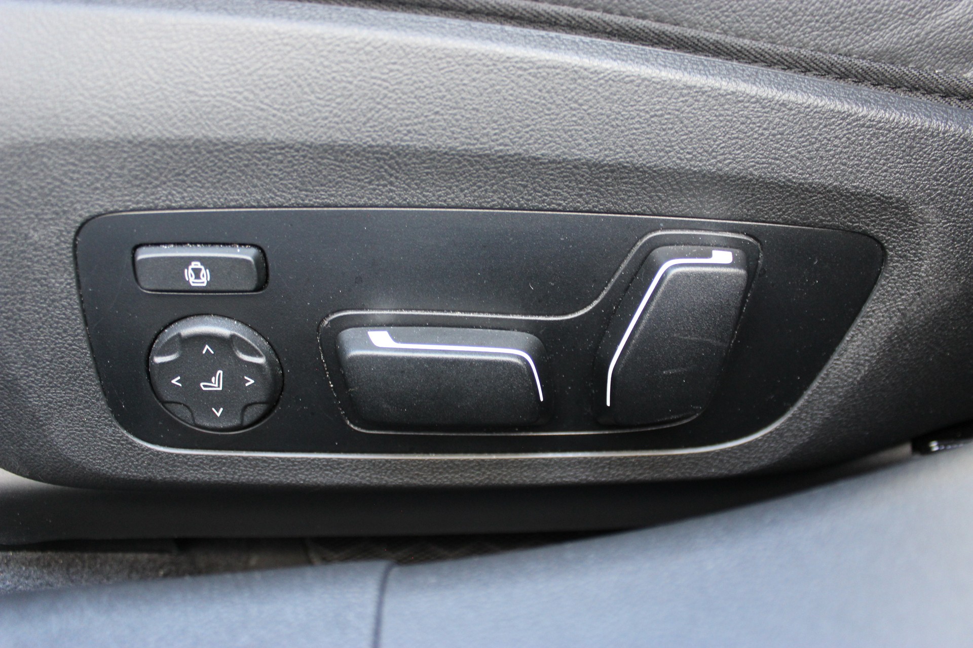 BMW 320d xDrive 48V Touring M Sport Pro-image-10