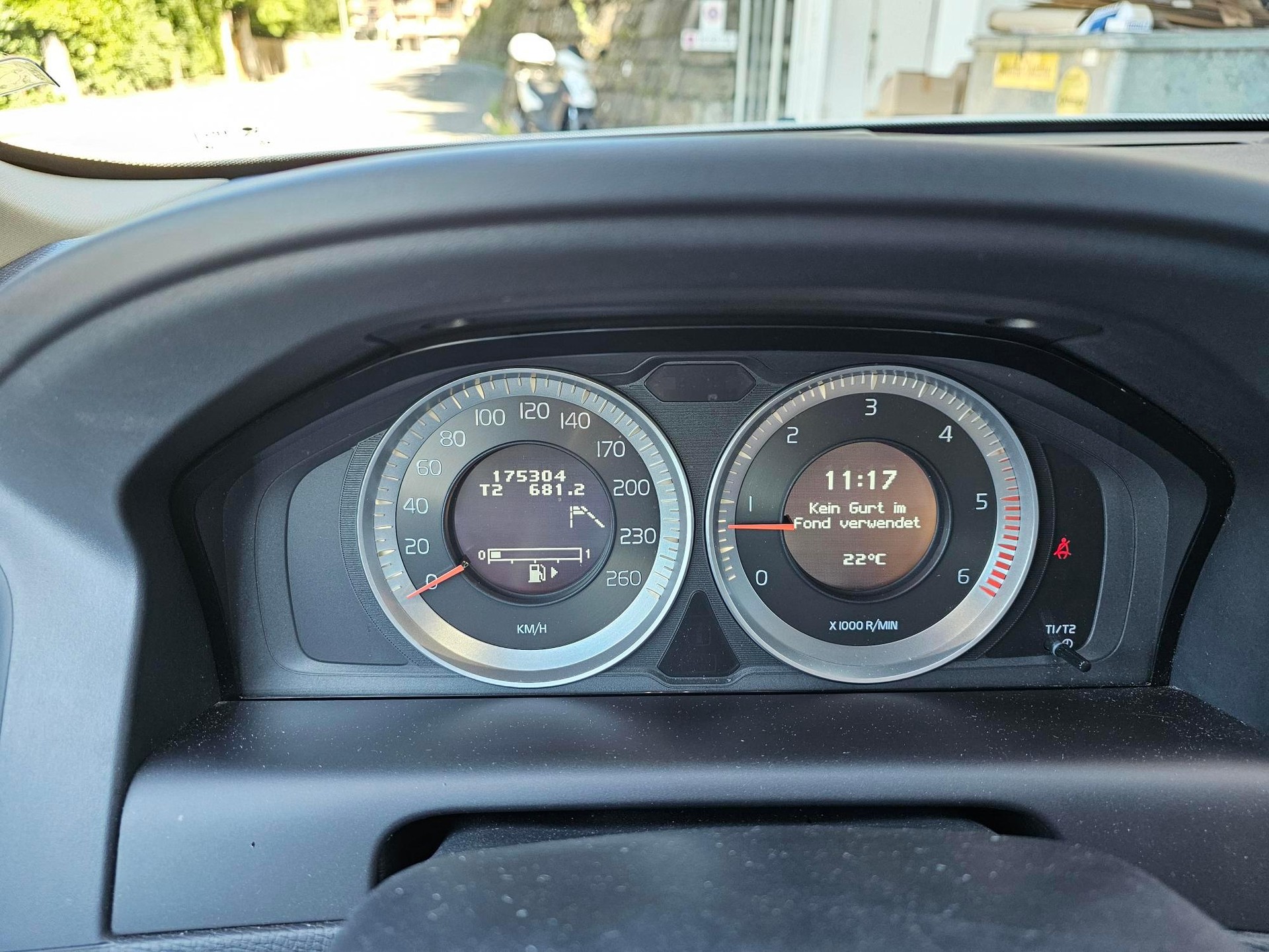 VOLVO XC60 2.4 D3 Kinetic AWD S/S-image-7
