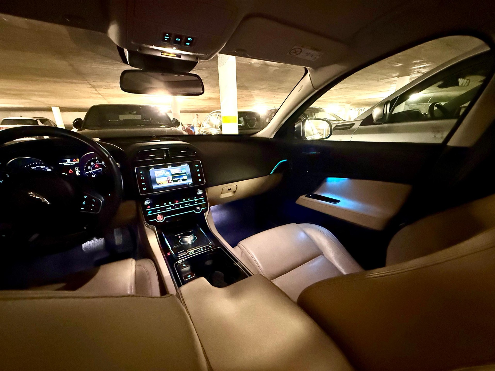JAGUAR 2.0 T 200 Prestige-image-3