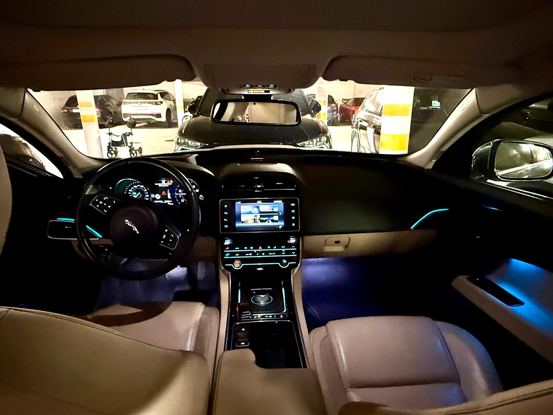 JAGUAR 2.0 T 200 Prestige-image-4