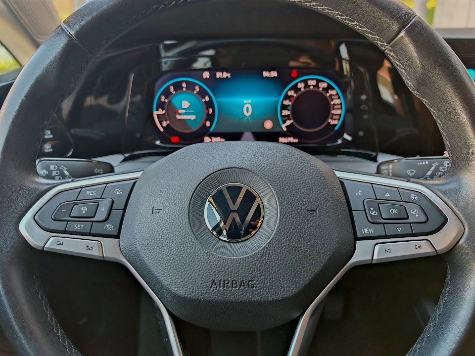 VW Golf 1.5 TSI Style-image-12