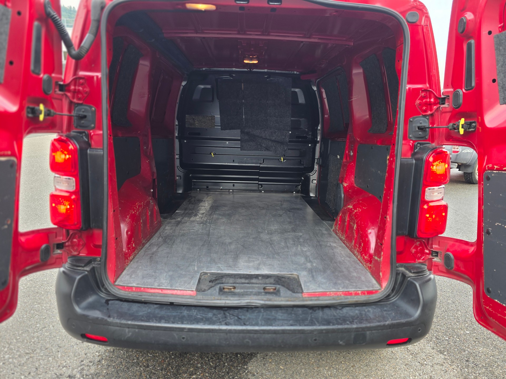 CITROEN Jumpy 2.0 BlueHDi 120 M Komfort-image-8