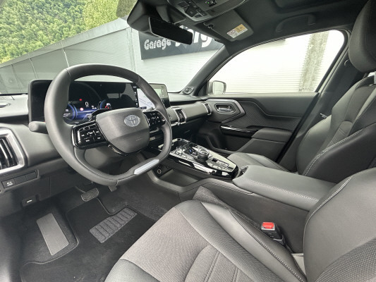 TOYOTA Urban Cr.61kWh Prem. AWD-image-5