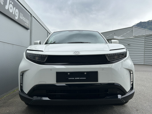 TOYOTA Urban Cr.61kWh Prem. AWD-image-1