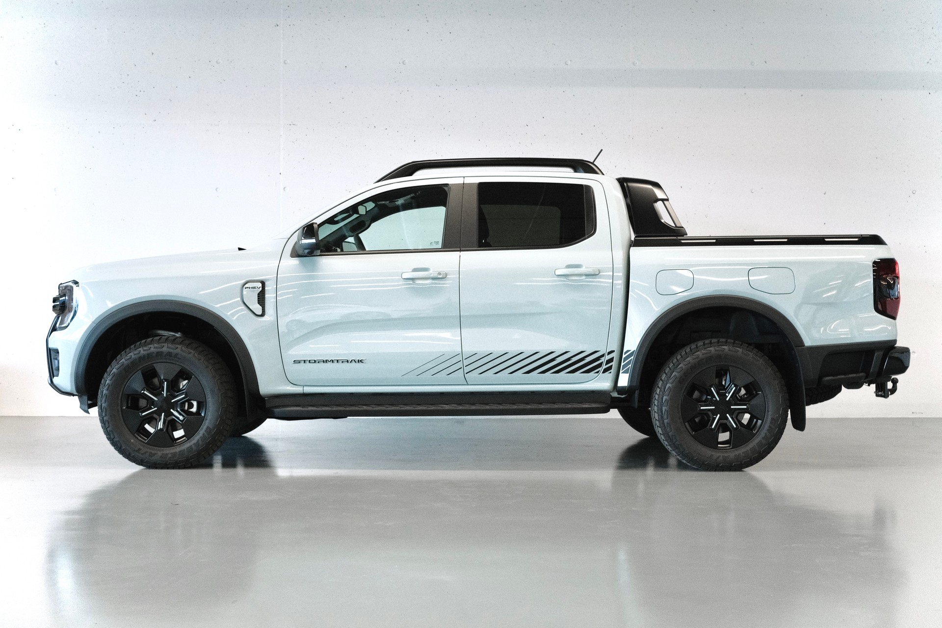 FORD RANGER STORMTRAK SONDERMODELL | DOPPELKABINE | ALLRAD | 10-GANG AUTOMATIK | PLUGIN-HYBRID-showroom-element-1