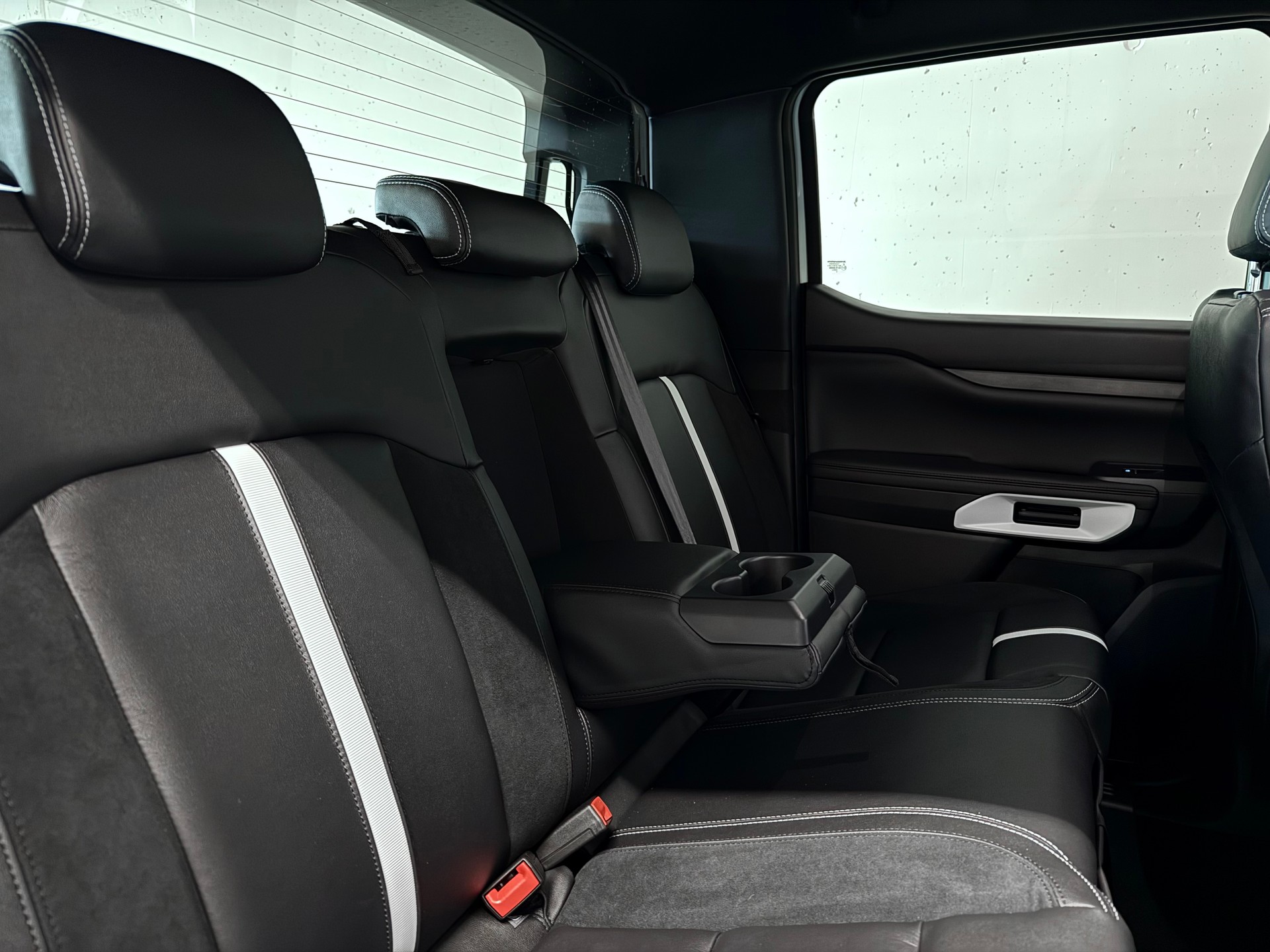 FORD RANGER STORMTRAK SONDERMODELL | DOPPELKABINE | ALLRAD | 10-GANG AUTOMATIK | PLUGIN-HYBRID-image-17