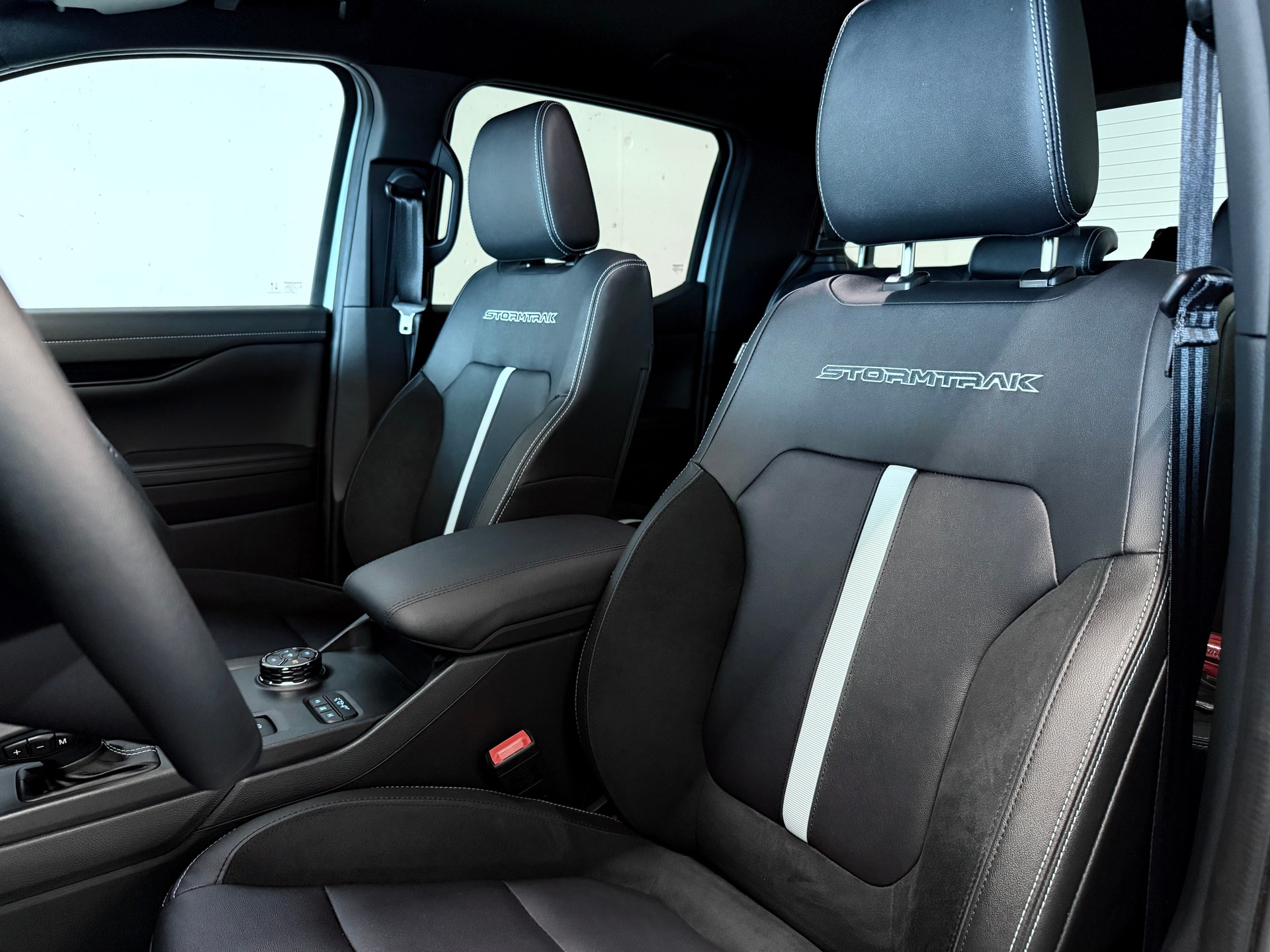 FORD RANGER STORMTRAK SONDERMODELL | DOPPELKABINE | ALLRAD | 10-GANG AUTOMATIK | PLUGIN-HYBRID-image-12