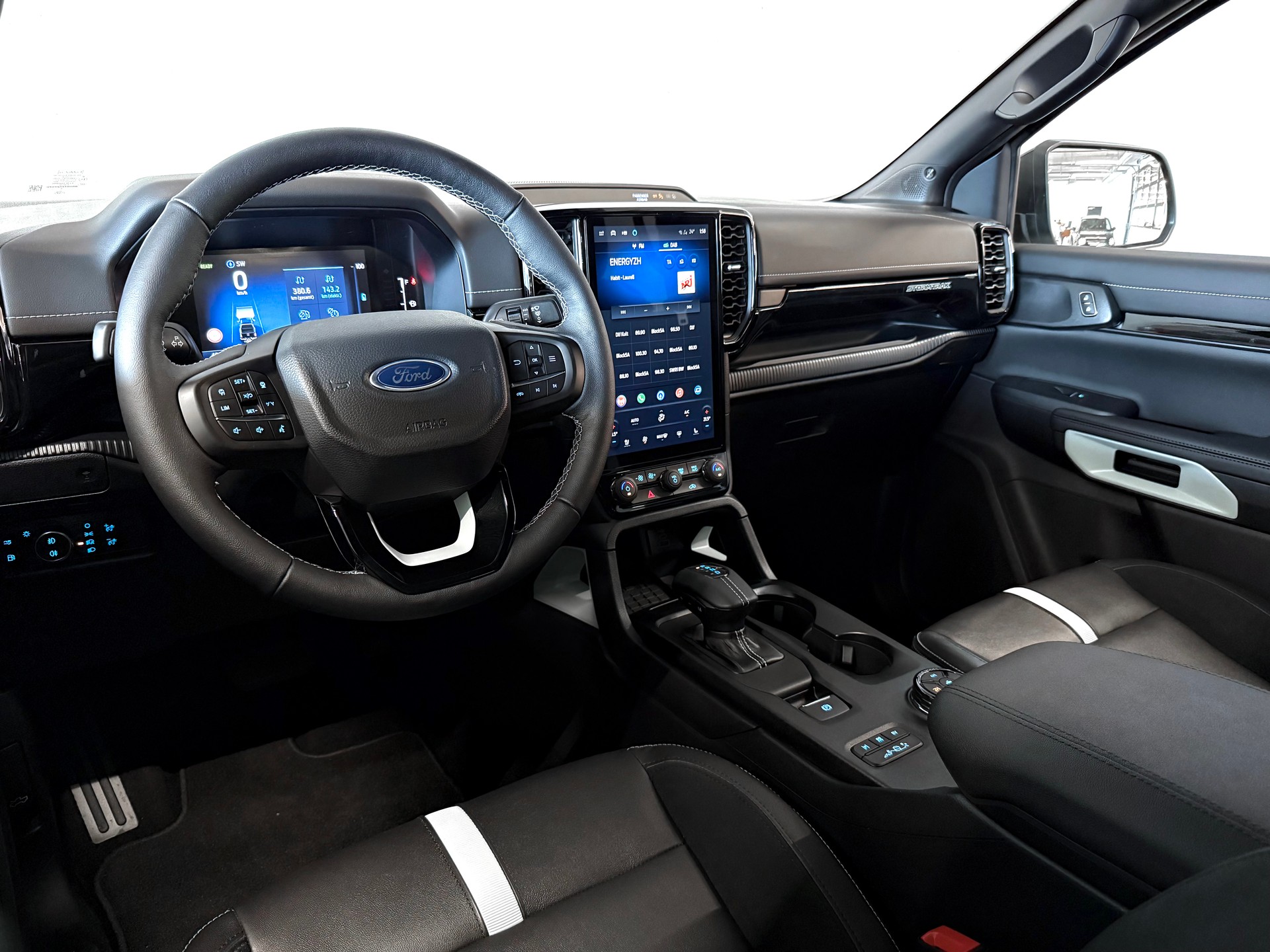 FORD RANGER STORMTRAK SONDERMODELL | DOPPELKABINE | ALLRAD | 10-GANG AUTOMATIK | PLUGIN-HYBRID-image-21