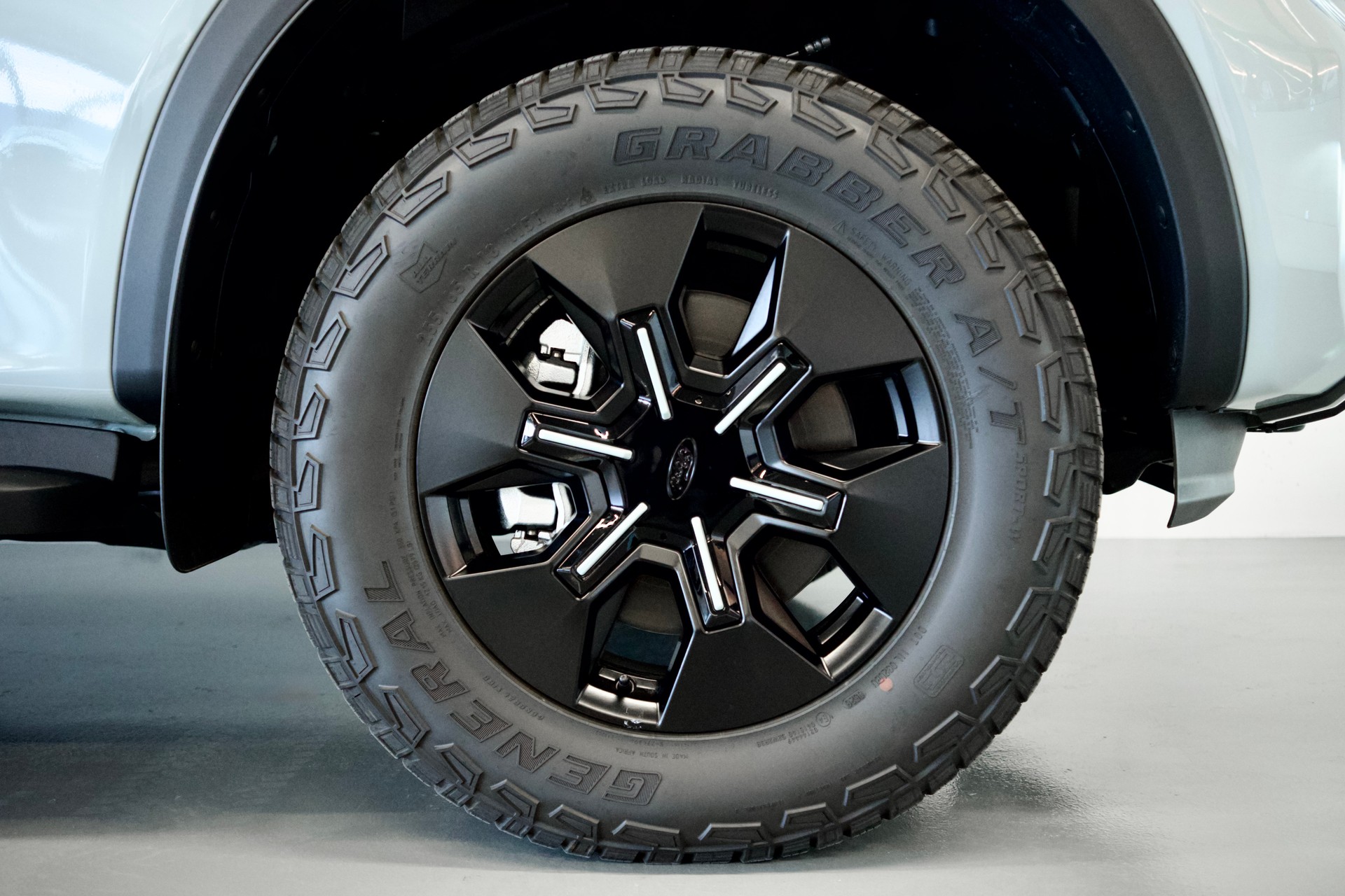 FORD RANGER STORMTRAK SONDERMODELL | DOPPELKABINE | ALLRAD | 10-GANG AUTOMATIK | PLUGIN-HYBRID-image-10