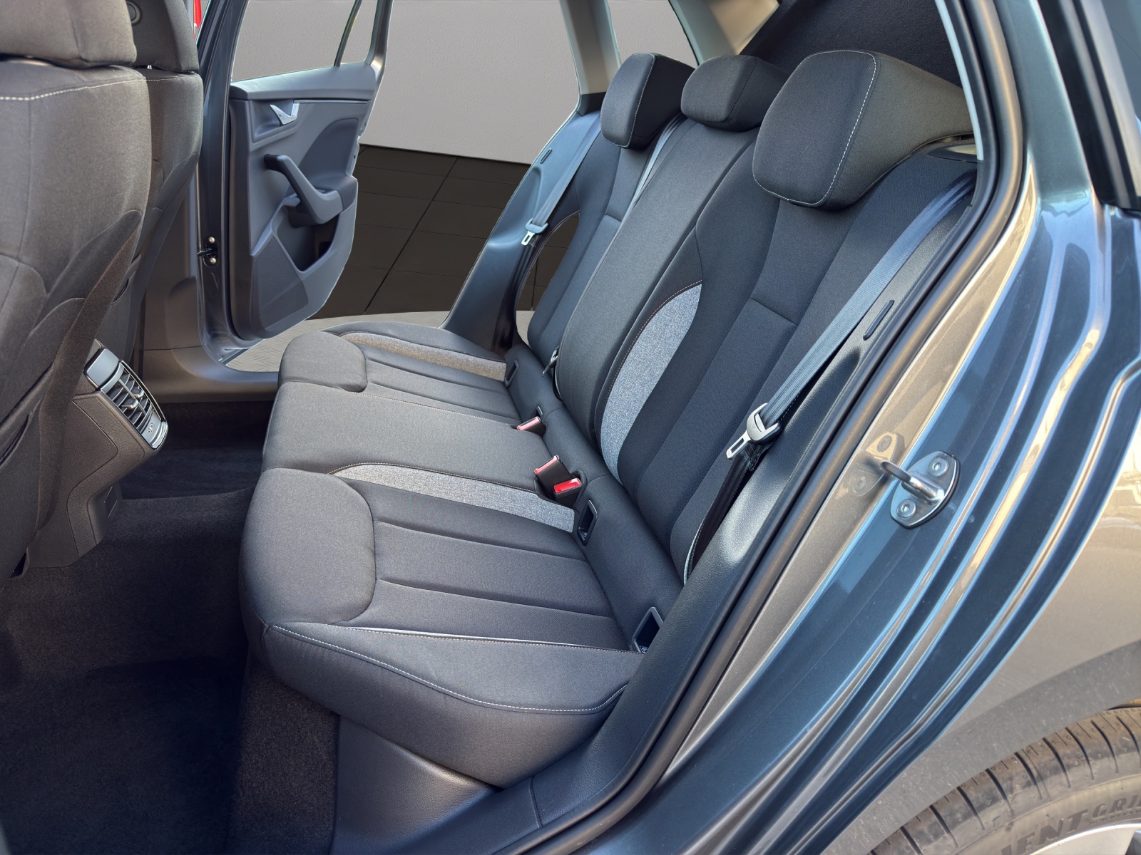 SKODA Kamiq 1.5 TSI Selection DSG-image-12