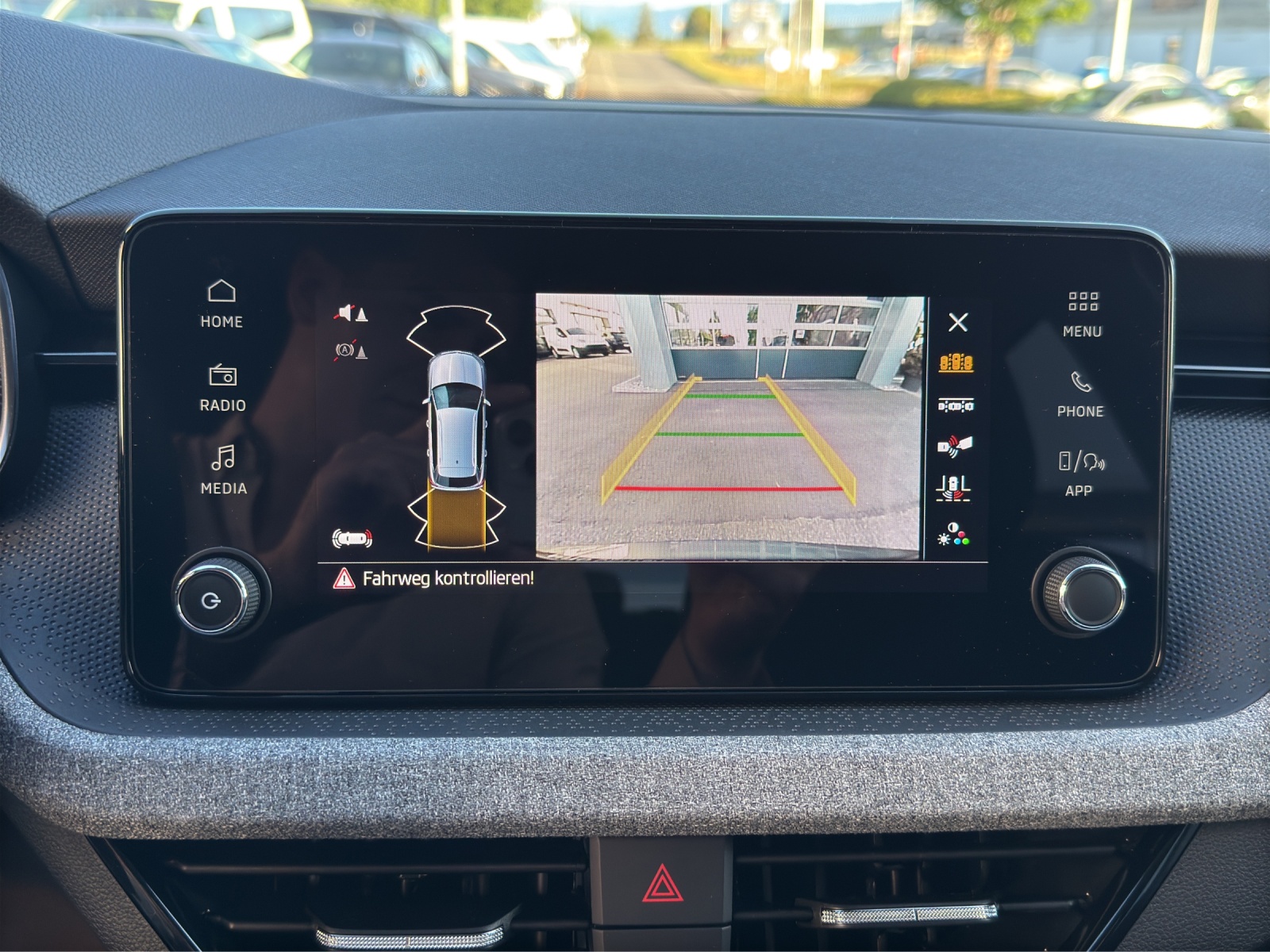 SKODA Kamiq 1.5 TSI Selection DSG-image-25