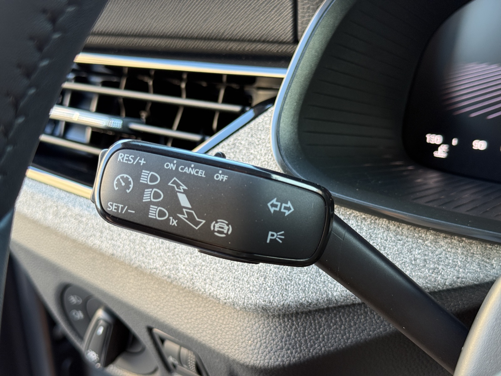 SKODA Kamiq 1.5 TSI Selection DSG-image-20