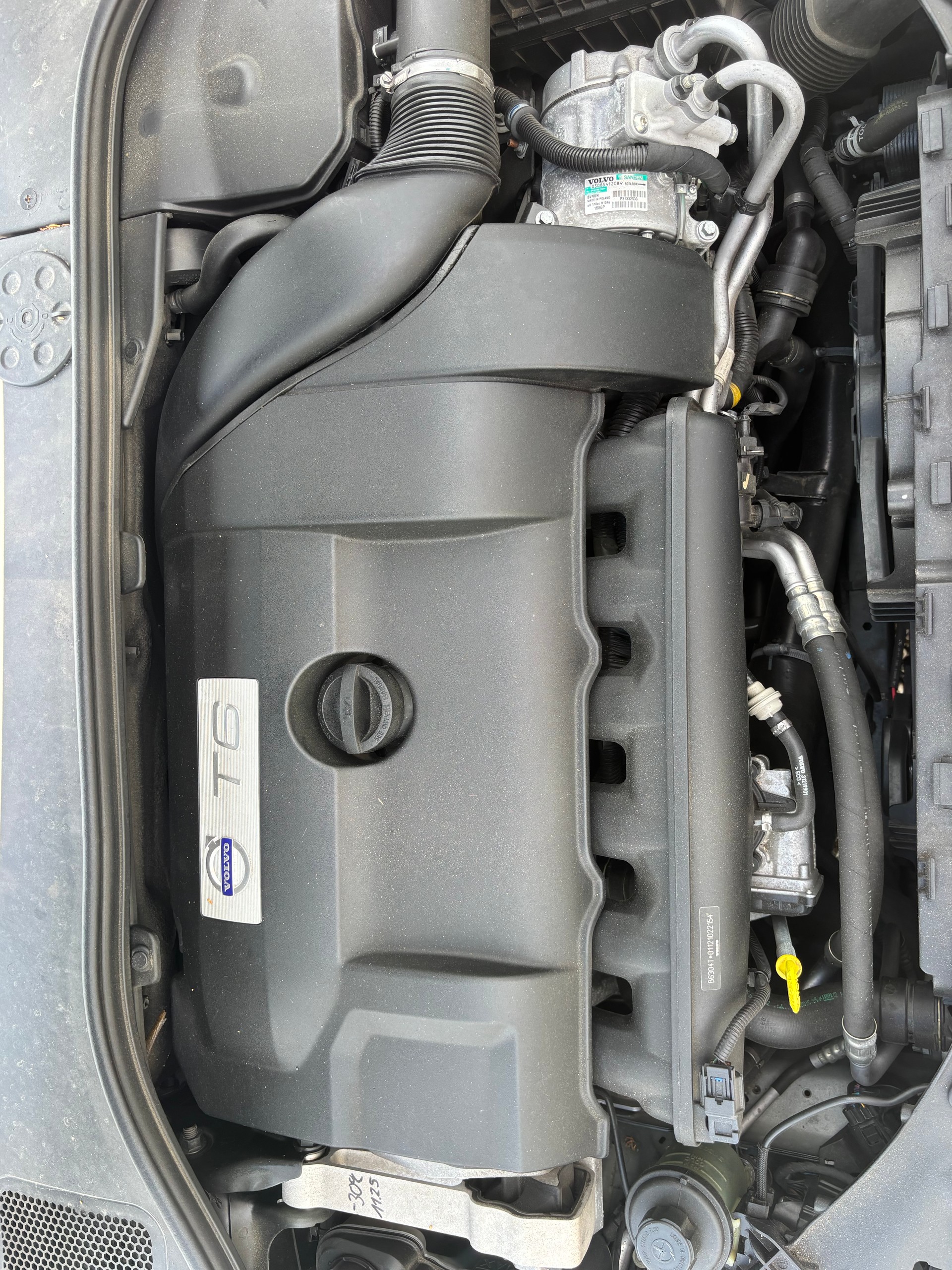 VOLVO S60 T6 AWD Summum Geartronic-image-14