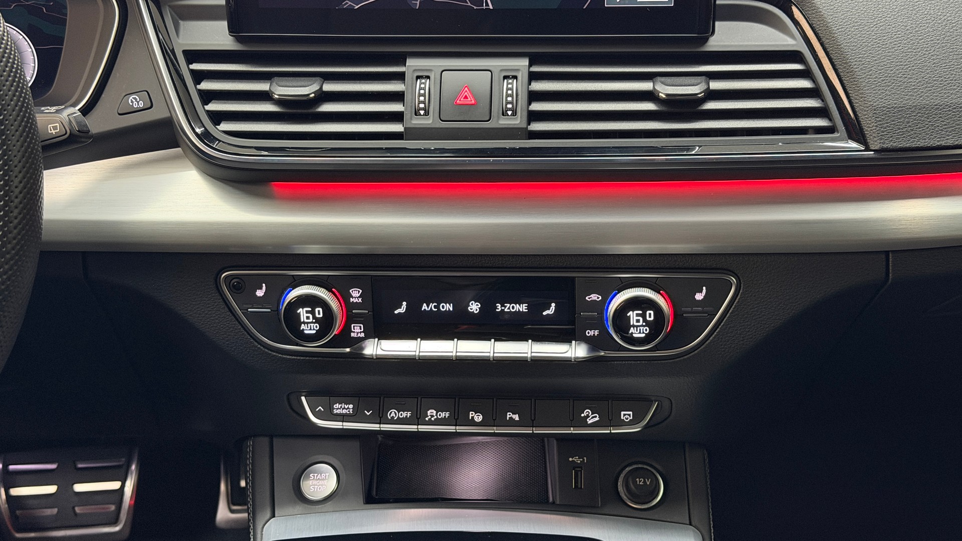 AUDI Q5 45 TFSI S-line quattro S-tronic-image-12