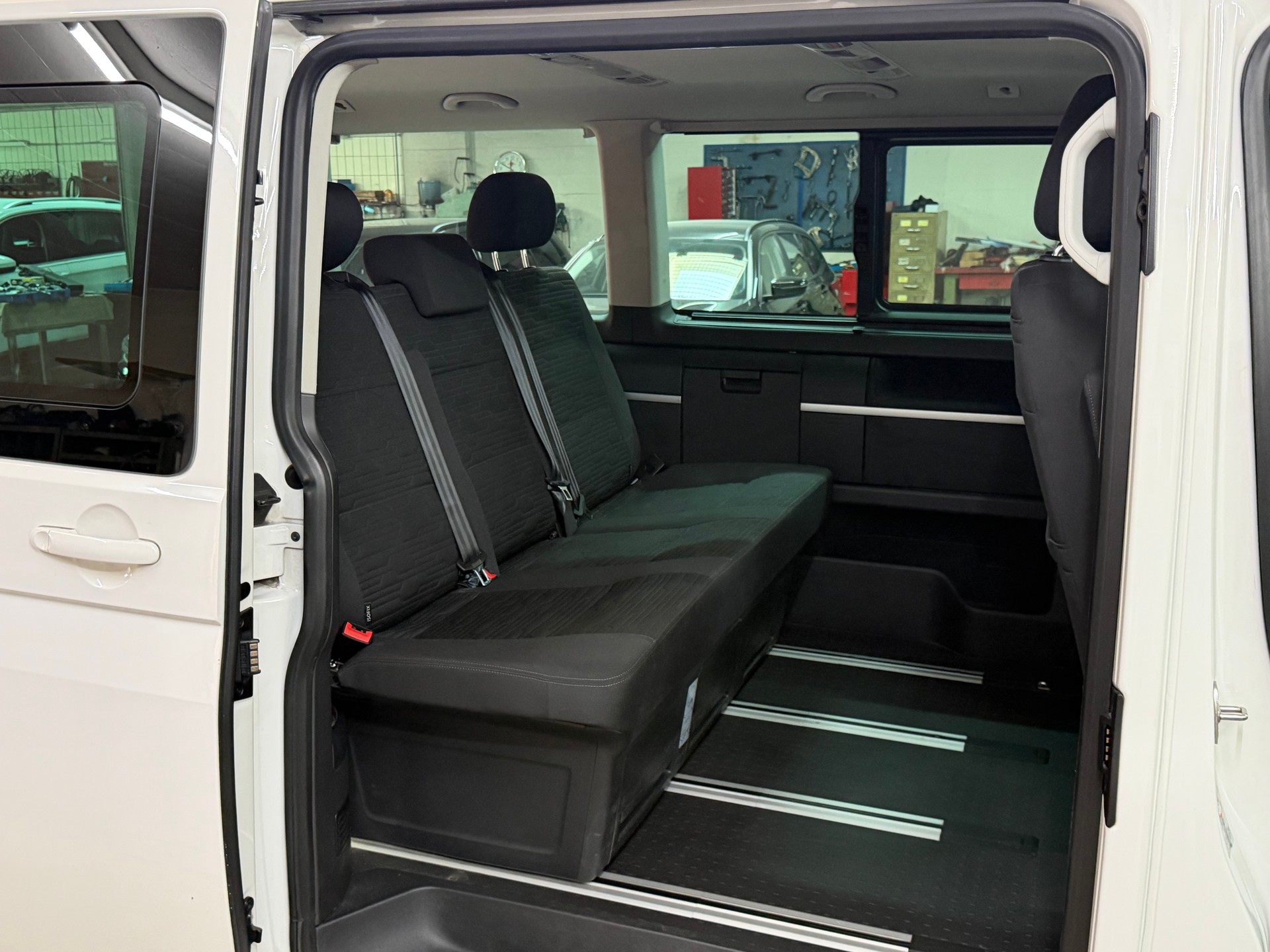 VW T6.1 Multivan 2.0 Bi-TDI Comfortline 4Motion DSG-image-10