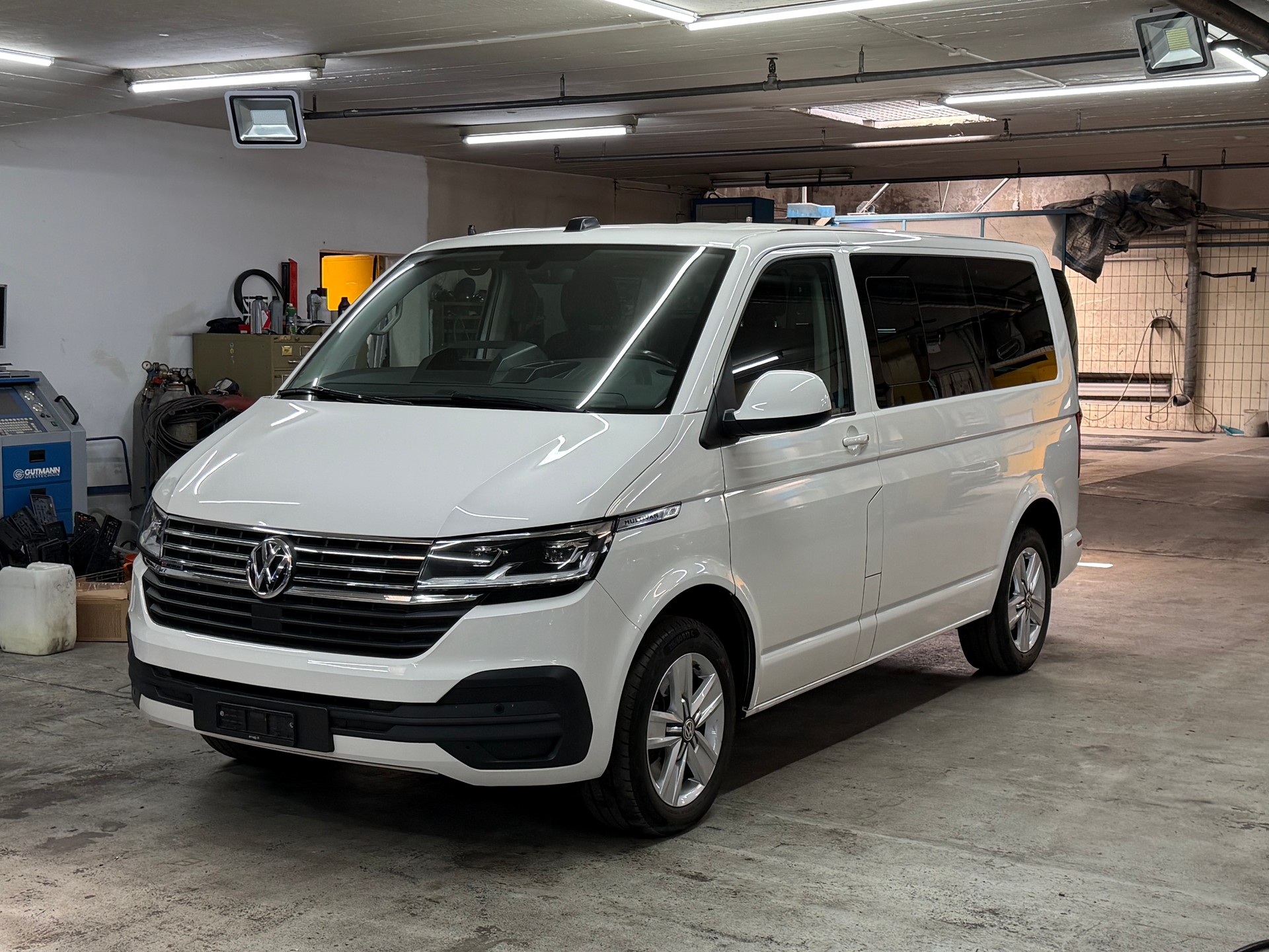 VW T6.1 Multivan 2.0 Bi-TDI Comfortline 4Motion DSG-image-5